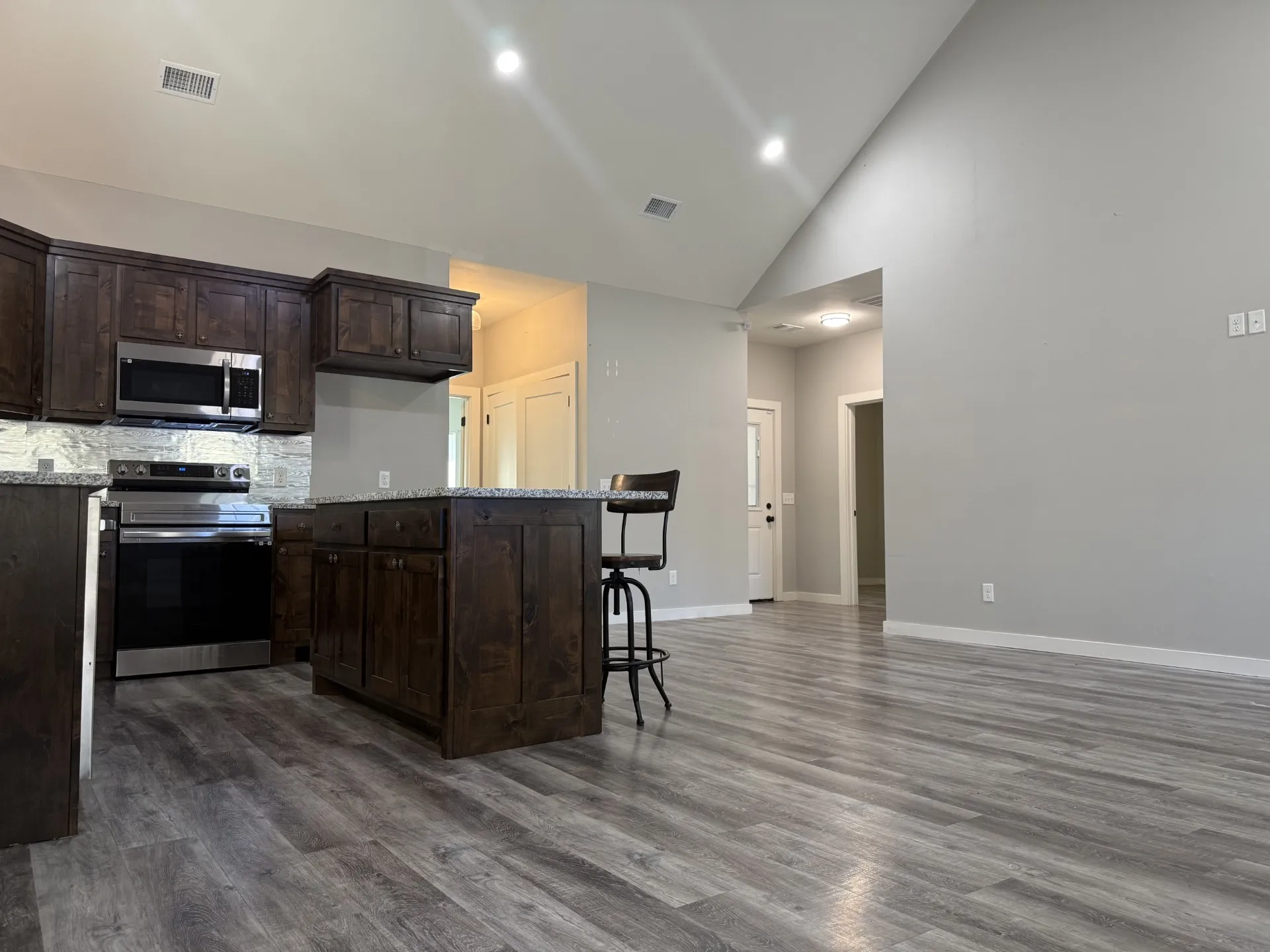 Single Family Residence For Sale in Lamar County , 120 W Fairview Street, Blossom, Texas 75416, 3 Bedroom, 2 Bathroom, Garage spaces, 1,191 Sqft, built in 2023, mls#21385786, Real Estate Agent in Blossom, Homes For Sale in Lamar county, Homes For Sale in Blossom, Realtor in Blossom Texas, Real Estate Brokerage Independent Realty Texas, Luminita Cordes Realtor