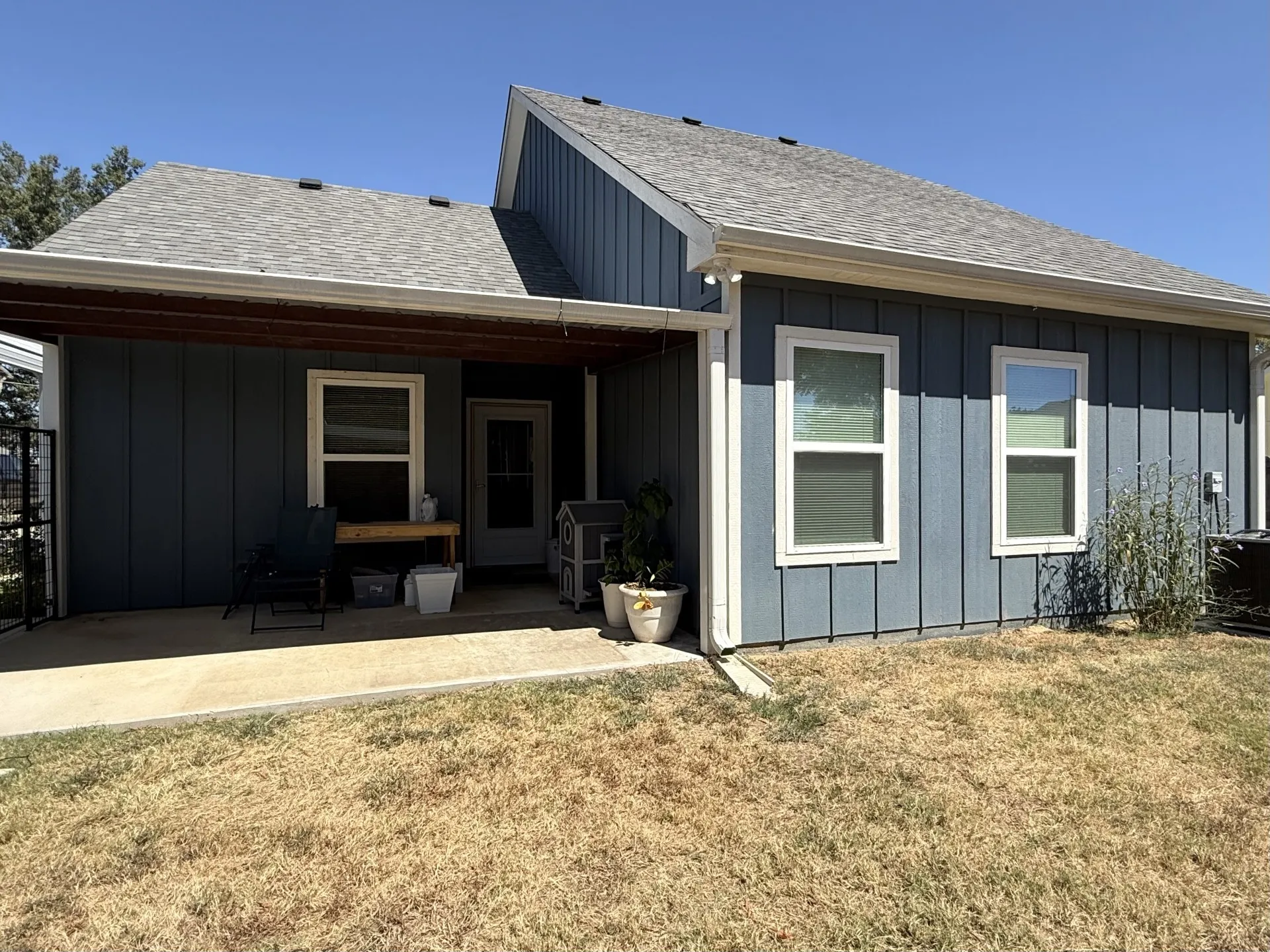 Single Family Residence For Sale in Lamar County , 120 W Fairview Street, Blossom, Texas 75416, 3 Bedroom, 2 Bathroom, Garage spaces, 1,191 Sqft, built in 2023, mls#21385786, Real Estate Agent in Blossom, Homes For Sale in Lamar county, Homes For Sale in Blossom, Realtor in Blossom Texas, Real Estate Brokerage Independent Realty Texas, Luminita Cordes Realtor