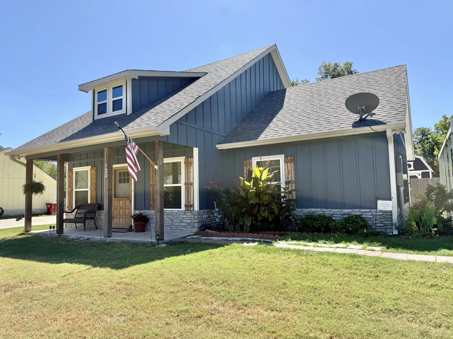 Single Family Residence For Sale in Lamar County , 120 W Fairview Street, Blossom, Texas 75416, 3 Bedroom, 2 Bathroom, Garage spaces, 1,191 Sqft, built in 2023, mls#21385786, Real Estate Agent in Blossom, Homes For Sale in Lamar county, Homes For Sale in Blossom, Realtor in Blossom Texas, Real Estate Brokerage Independent Realty Texas, Luminita Cordes Realtor
