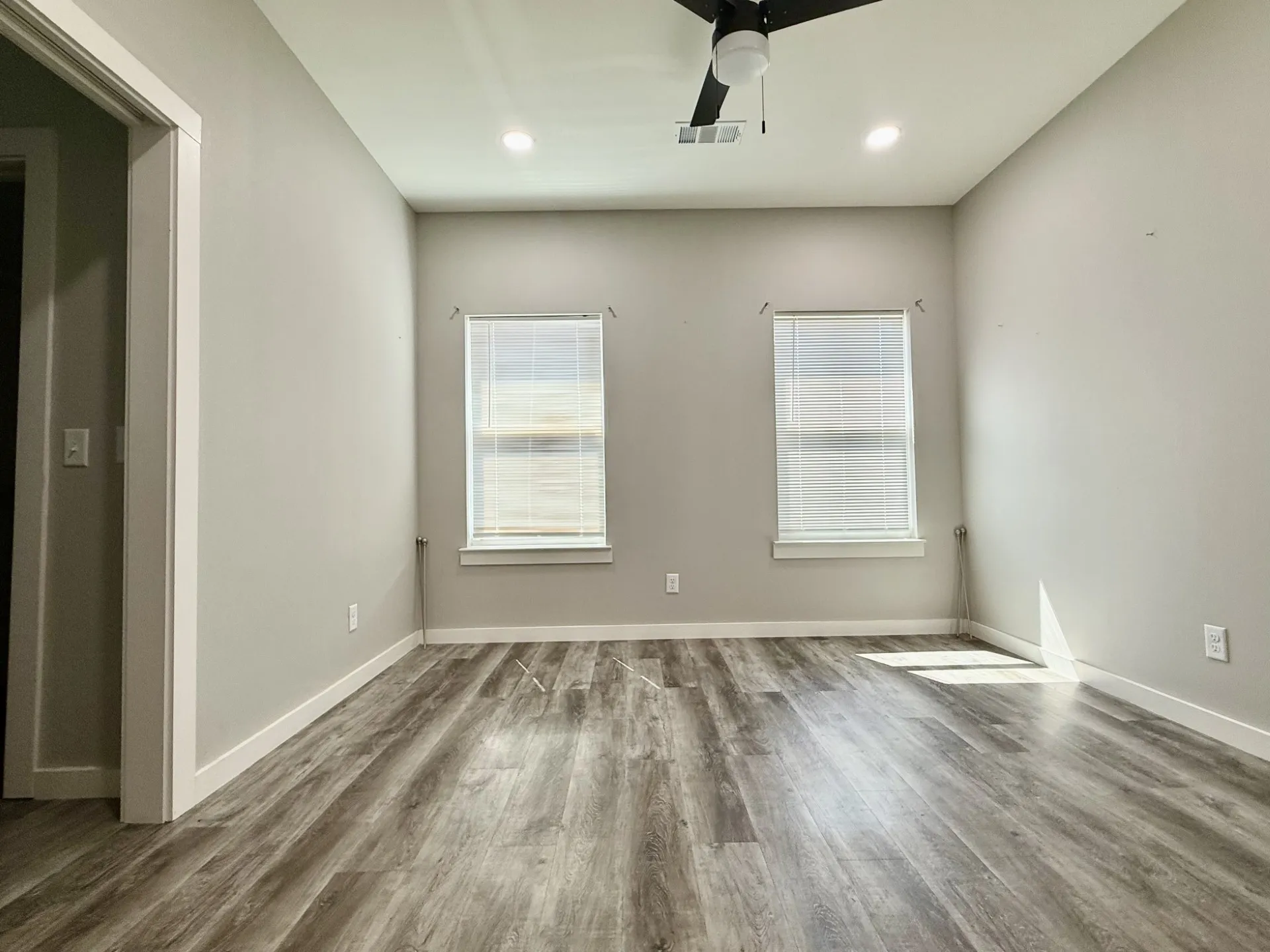 Single Family Residence For Sale in Lamar County , 120 W Fairview Street, Blossom, Texas 75416, 3 Bedroom, 2 Bathroom, Garage spaces, 1,191 Sqft, built in 2023, mls#21385786, Real Estate Agent in Blossom, Homes For Sale in Lamar county, Homes For Sale in Blossom, Realtor in Blossom Texas, Real Estate Brokerage Independent Realty Texas, Luminita Cordes Realtor