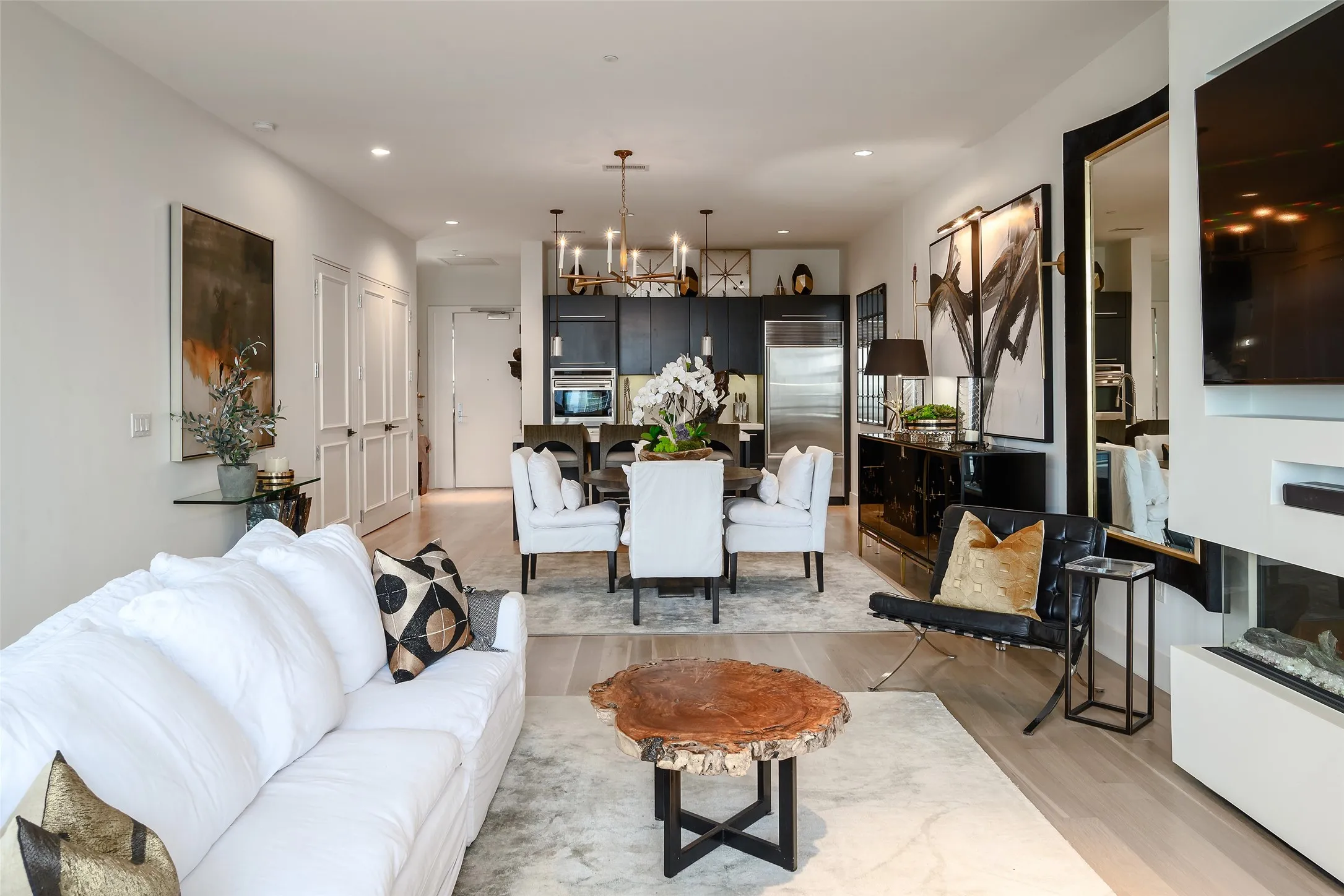Condominium For Sale in Dallas County , 2200 Victory Avenue 2401, Dallas, Texas 75219, 2 Bedroom, 2 Bathroom, 2 Garage spaces, 1,540 Sqft, built in 2007, mls#21386338, Real Estate Agent in Dallas, Homes For Sale in Dallas county, Homes For Sale in Dallas, Realtor in Dallas Texas, Real Estate Brokerage Independent Realty Texas, Luminita Cordes Realtor