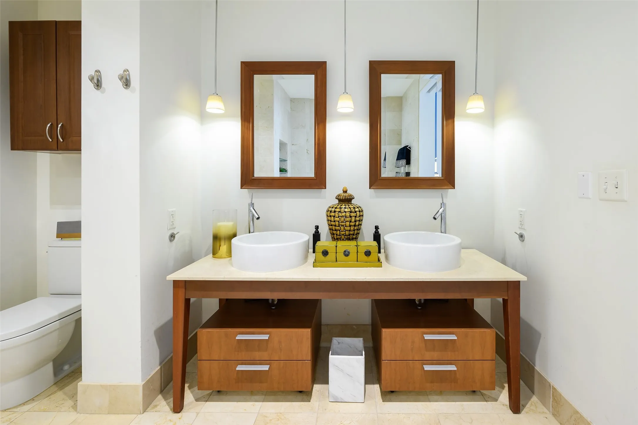 Condominium For Sale in Dallas County , 2200 Victory Avenue 2401, Dallas, Texas 75219, 2 Bedroom, 2 Bathroom, 2 Garage spaces, 1,540 Sqft, built in 2007, mls#21386338, Real Estate Agent in Dallas, Homes For Sale in Dallas county, Homes For Sale in Dallas, Realtor in Dallas Texas, Real Estate Brokerage Independent Realty Texas, Luminita Cordes Realtor