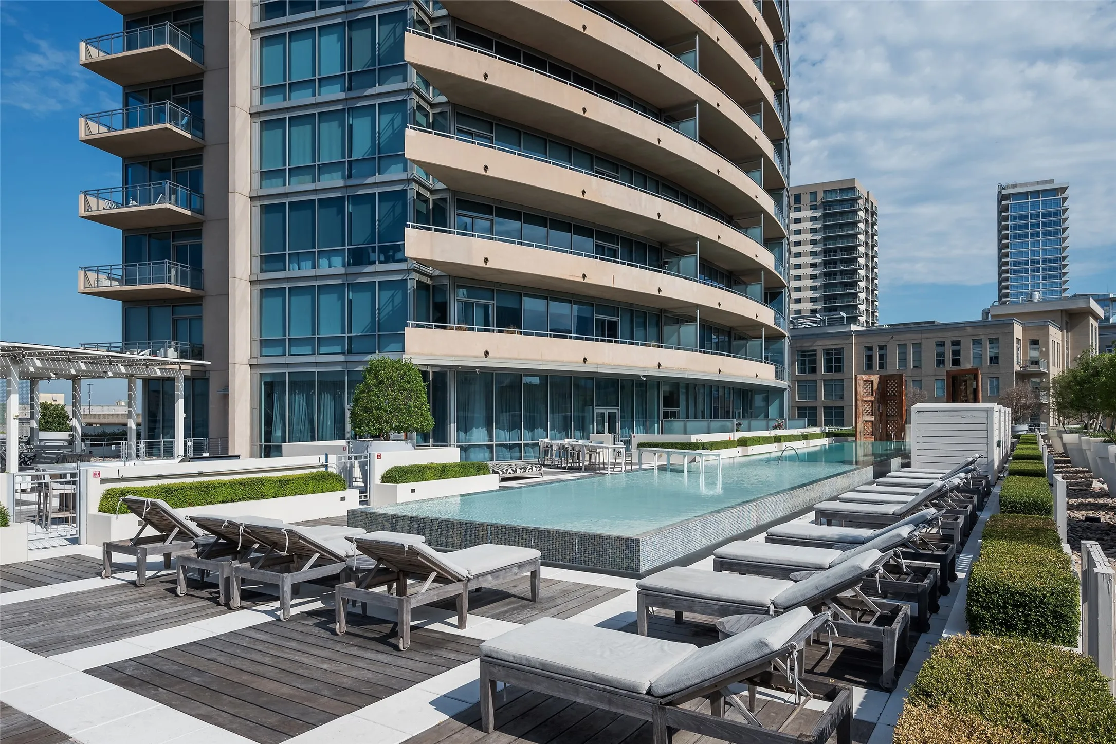 Condominium For Sale in Dallas County , 2200 Victory Avenue 2401, Dallas, Texas 75219, 2 Bedroom, 2 Bathroom, 2 Garage spaces, 1,540 Sqft, built in 2007, mls#21386338, Real Estate Agent in Dallas, Homes For Sale in Dallas county, Homes For Sale in Dallas, Realtor in Dallas Texas, Real Estate Brokerage Independent Realty Texas, Luminita Cordes Realtor