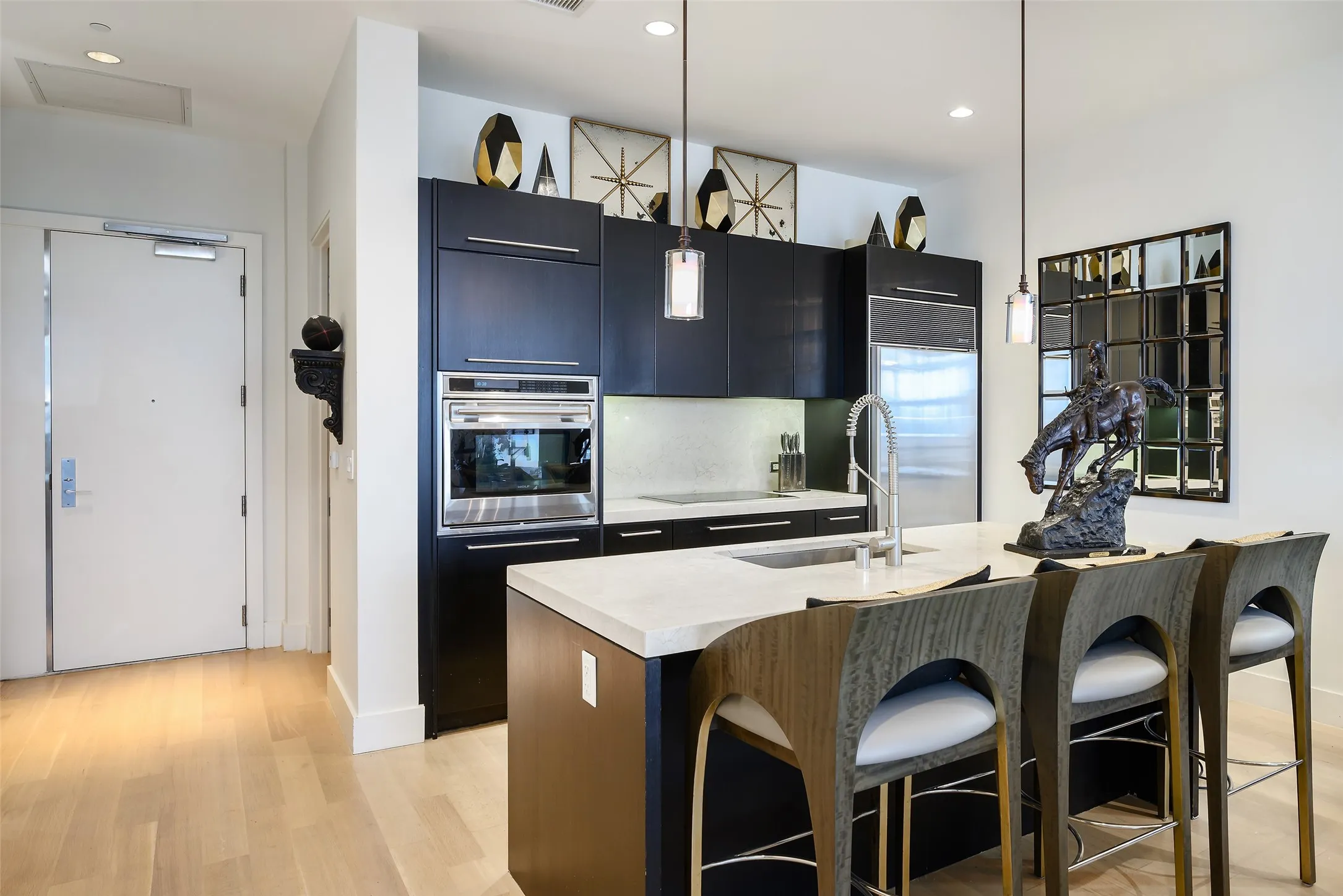 Condominium For Sale in Dallas County , 2200 Victory Avenue 2401, Dallas, Texas 75219, 2 Bedroom, 2 Bathroom, 2 Garage spaces, 1,540 Sqft, built in 2007, mls#21386338, Real Estate Agent in Dallas, Homes For Sale in Dallas county, Homes For Sale in Dallas, Realtor in Dallas Texas, Real Estate Brokerage Independent Realty Texas, Luminita Cordes Realtor