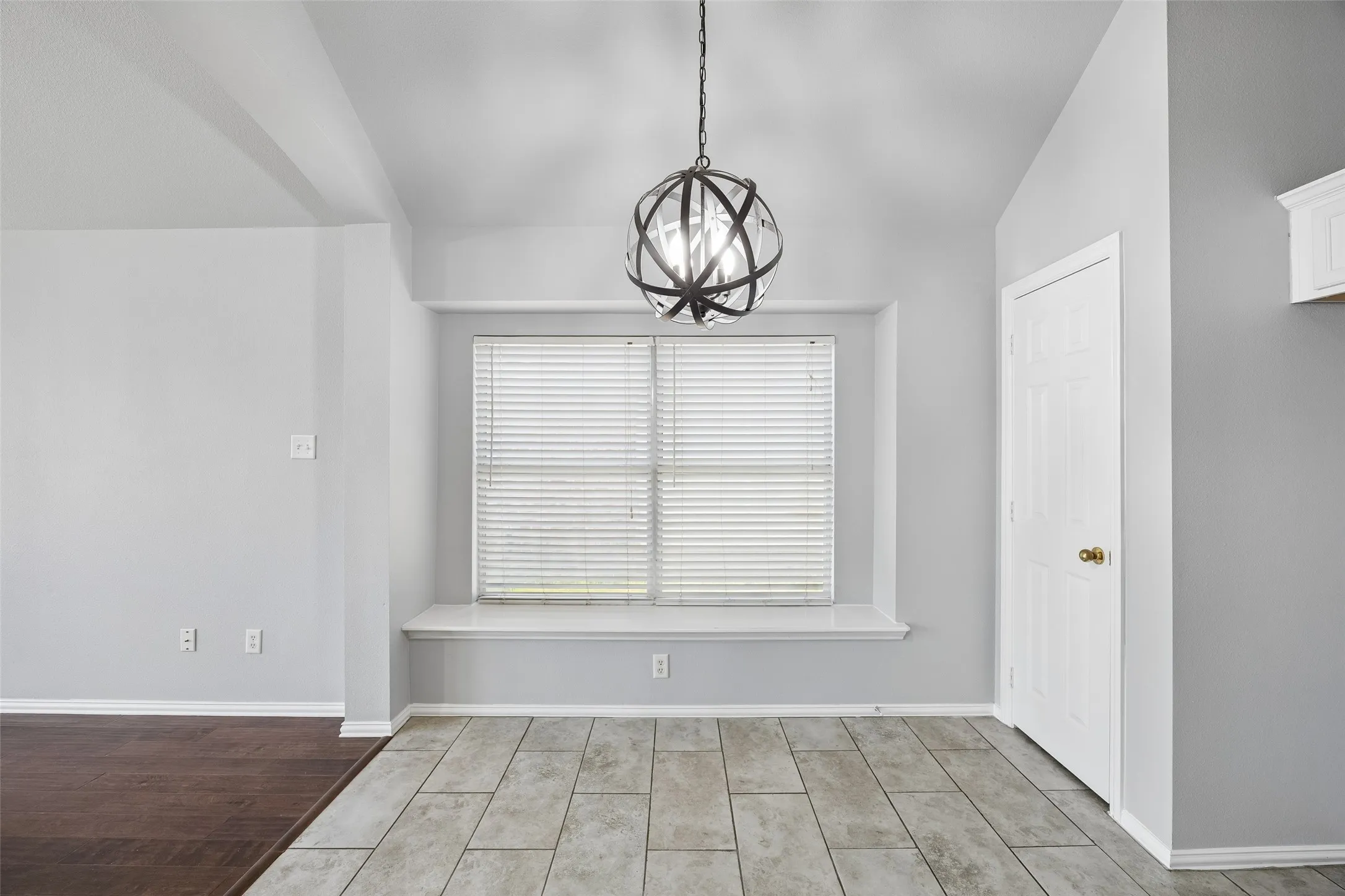 Single Family Residence For Sale in Dallas County , 616 Kari Anne Lane, De Soto, Texas 75115, 4 Bedroom, 2 Bathroom, 2 Garage spaces, 1,804 Sqft, built in 2003, mls#21377146, Real Estate Agent in De Soto, Homes For Sale in Dallas county, Homes For Sale in De Soto, Realtor in De Soto Texas, Real Estate Brokerage Independent Realty Texas, Luminita Cordes Realtor