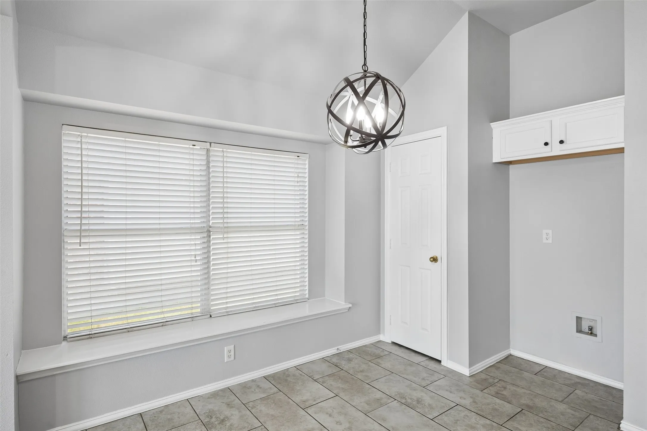 Single Family Residence For Sale in Dallas County , 616 Kari Anne Lane, De Soto, Texas 75115, 4 Bedroom, 2 Bathroom, 2 Garage spaces, 1,804 Sqft, built in 2003, mls#21377146, Real Estate Agent in De Soto, Homes For Sale in Dallas county, Homes For Sale in De Soto, Realtor in De Soto Texas, Real Estate Brokerage Independent Realty Texas, Luminita Cordes Realtor