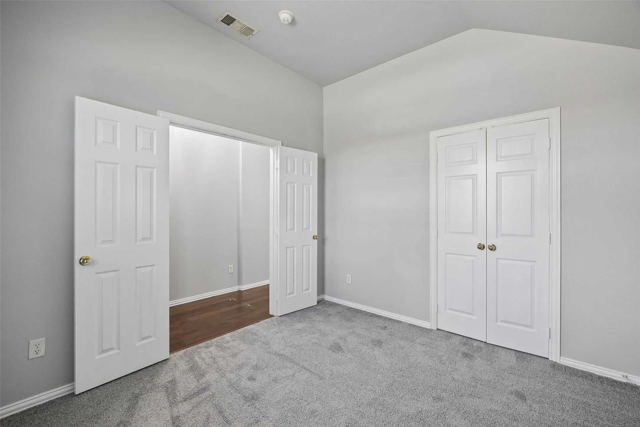 Single Family Residence For Sale in Dallas County , 616 Kari Anne Lane, De Soto, Texas 75115, 4 Bedroom, 2 Bathroom, 2 Garage spaces, 1,804 Sqft, built in 2003, mls#21377146, Real Estate Agent in De Soto, Homes For Sale in Dallas county, Homes For Sale in De Soto, Realtor in De Soto Texas, Real Estate Brokerage Independent Realty Texas, Luminita Cordes Realtor