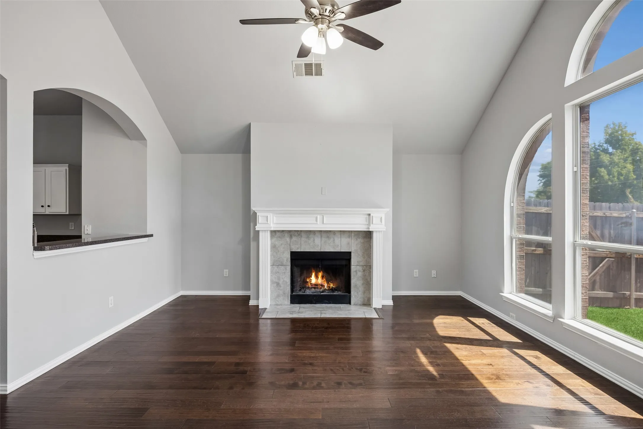 Single Family Residence For Sale in Dallas County , 616 Kari Anne Lane, De Soto, Texas 75115, 4 Bedroom, 2 Bathroom, 2 Garage spaces, 1,804 Sqft, built in 2003, mls#21377146, Real Estate Agent in De Soto, Homes For Sale in Dallas county, Homes For Sale in De Soto, Realtor in De Soto Texas, Real Estate Brokerage Independent Realty Texas, Luminita Cordes Realtor