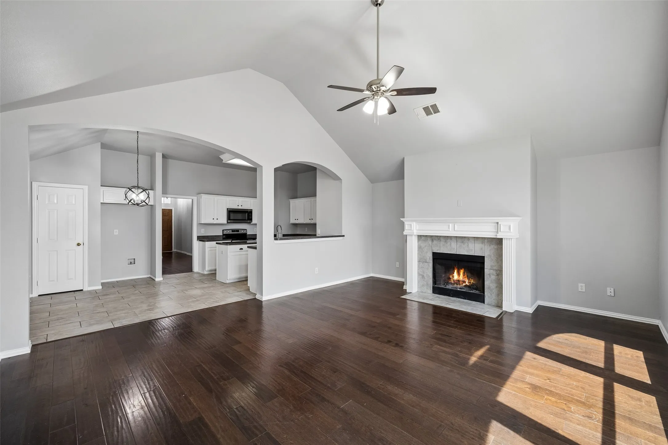 Single Family Residence For Sale in Dallas County , 616 Kari Anne Lane, De Soto, Texas 75115, 4 Bedroom, 2 Bathroom, 2 Garage spaces, 1,804 Sqft, built in 2003, mls#21377146, Real Estate Agent in De Soto, Homes For Sale in Dallas county, Homes For Sale in De Soto, Realtor in De Soto Texas, Real Estate Brokerage Independent Realty Texas, Luminita Cordes Realtor