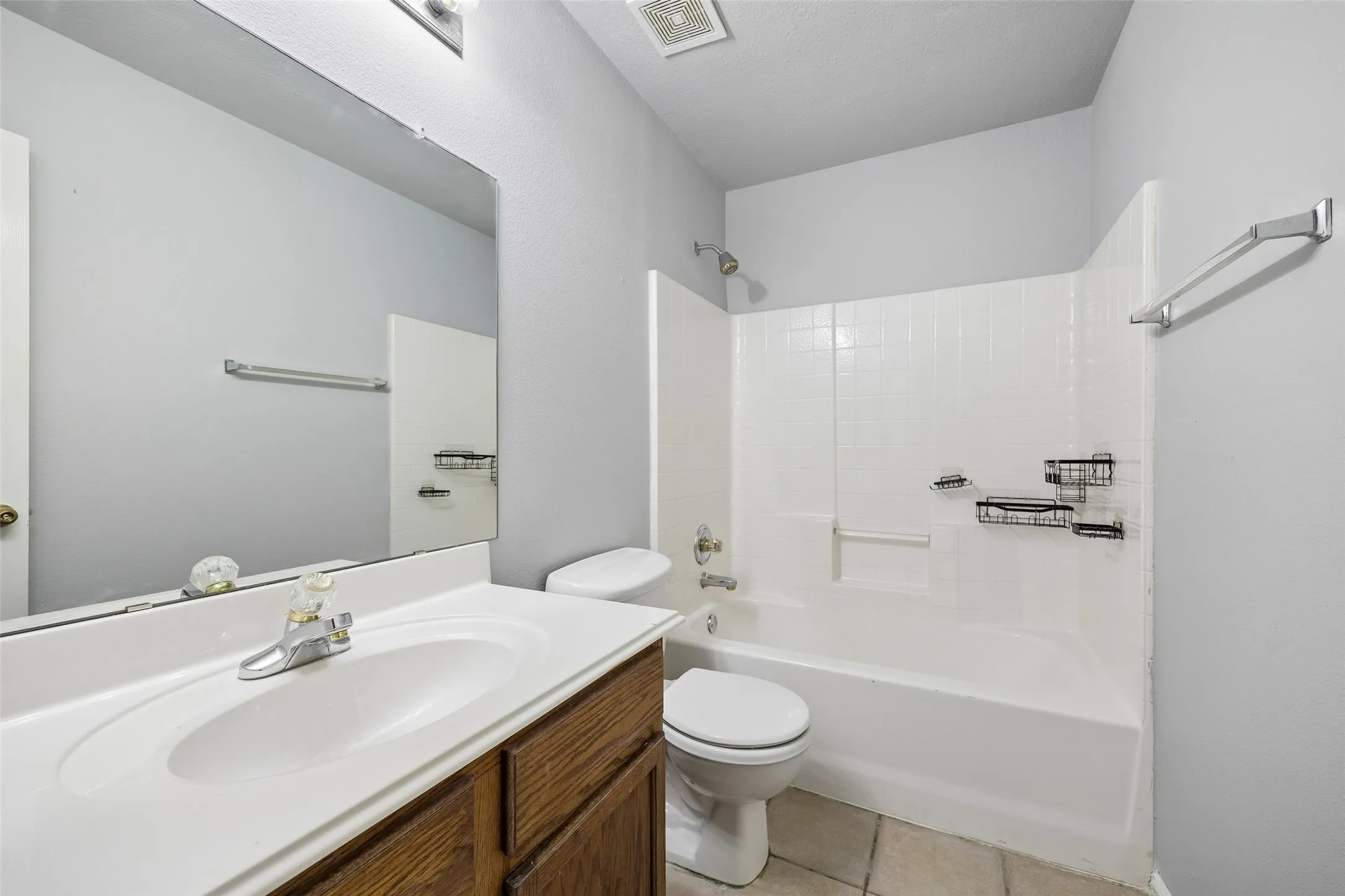Single Family Residence For Sale in Dallas County , 616 Kari Anne Lane, De Soto, Texas 75115, 4 Bedroom, 2 Bathroom, 2 Garage spaces, 1,804 Sqft, built in 2003, mls#21377146, Real Estate Agent in De Soto, Homes For Sale in Dallas county, Homes For Sale in De Soto, Realtor in De Soto Texas, Real Estate Brokerage Independent Realty Texas, Luminita Cordes Realtor