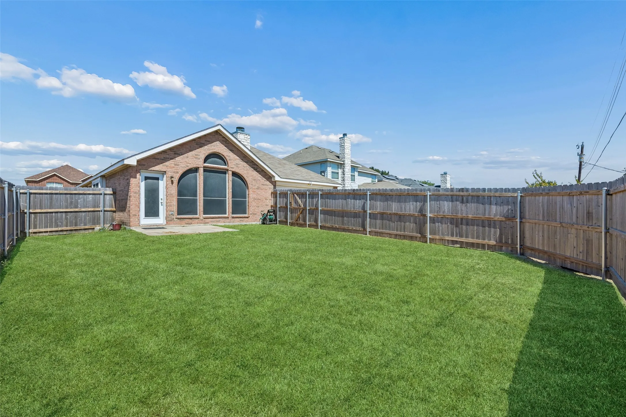 Single Family Residence For Sale in Dallas County , 616 Kari Anne Lane, De Soto, Texas 75115, 4 Bedroom, 2 Bathroom, 2 Garage spaces, 1,804 Sqft, built in 2003, mls#21377146, Real Estate Agent in De Soto, Homes For Sale in Dallas county, Homes For Sale in De Soto, Realtor in De Soto Texas, Real Estate Brokerage Independent Realty Texas, Luminita Cordes Realtor