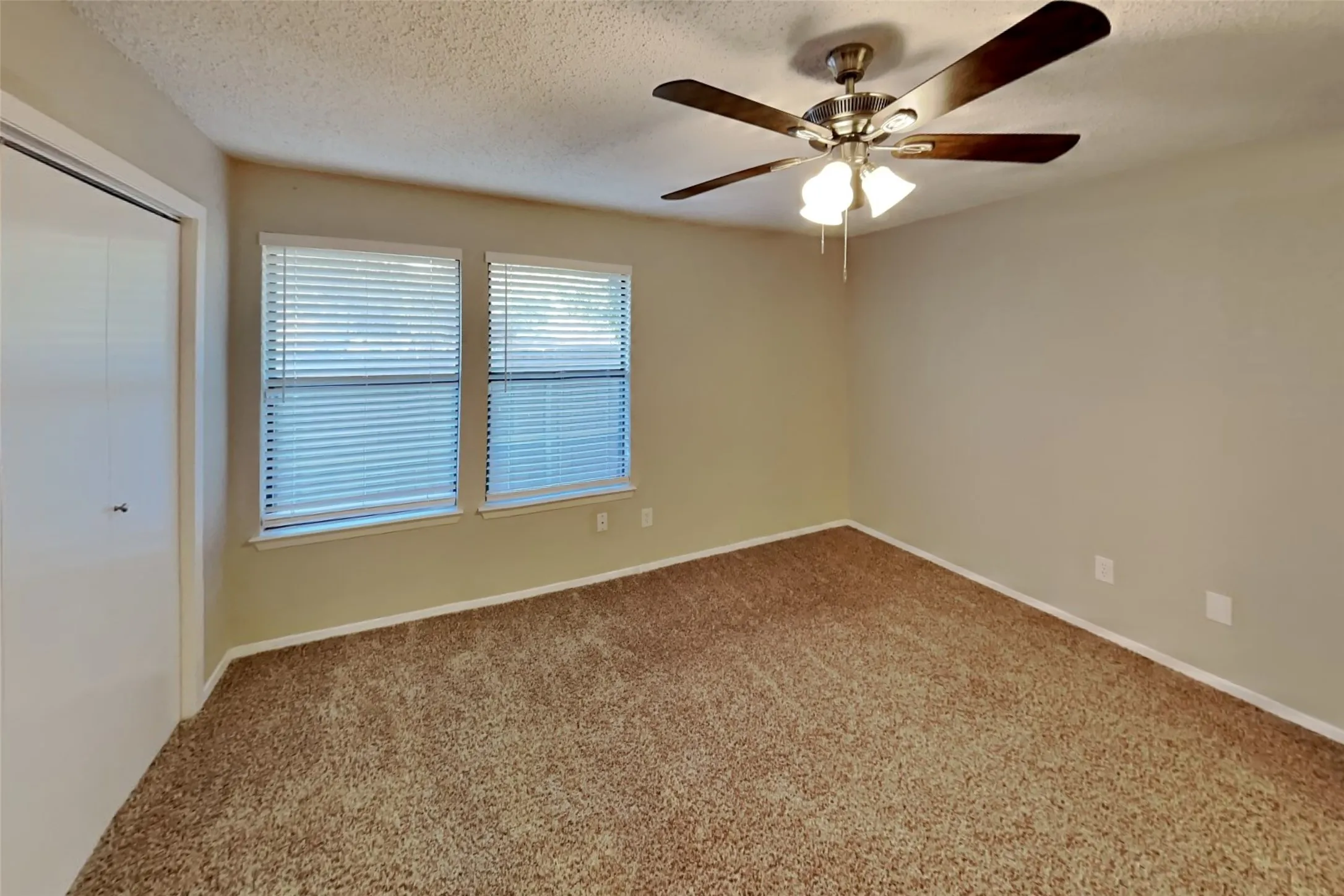 Single Family Residence For Rent in Tarrant County , 4404 Timber Run Drive, Arlington, Texas 76001, 3 Bedroom, 2 Bathroom, 2 Garage spaces, 1,300 Sqft, built in 1986, mls#21387880, Real Estate Agent in Arlington, Homes For Rent in Tarrant county, Homes For Rent in Arlington, Realtor in Arlington Texas, Real Estate Brokerage Independent Realty Texas, Luminita Cordes Realtor