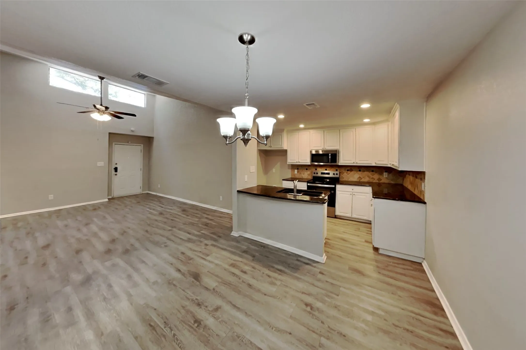 Single Family Residence For Rent in Tarrant County , 4404 Timber Run Drive, Arlington, Texas 76001, 3 Bedroom, 2 Bathroom, 2 Garage spaces, 1,300 Sqft, built in 1986, mls#21387880, Real Estate Agent in Arlington, Homes For Rent in Tarrant county, Homes For Rent in Arlington, Realtor in Arlington Texas, Real Estate Brokerage Independent Realty Texas, Luminita Cordes Realtor