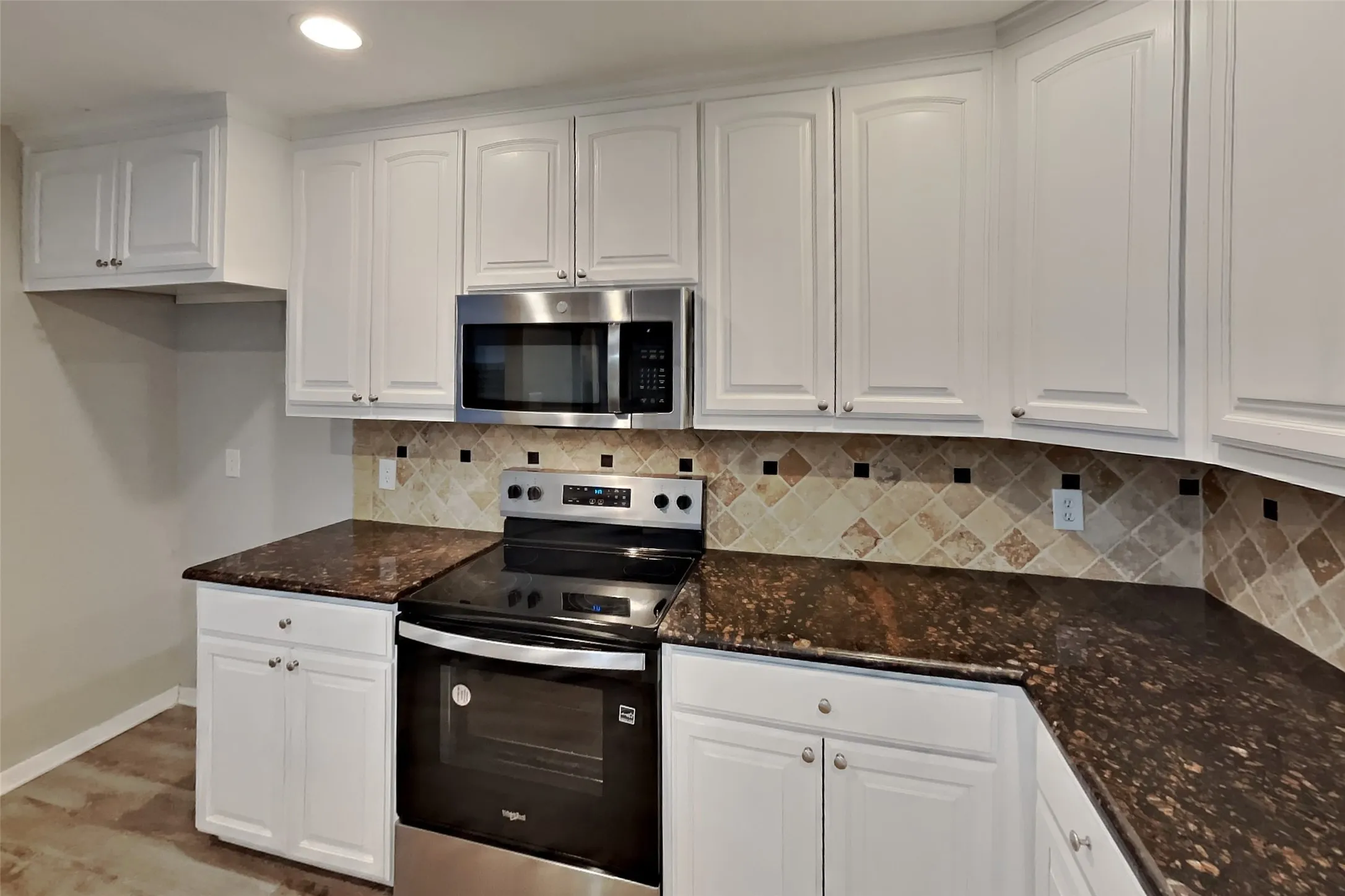 Single Family Residence For Rent in Tarrant County , 4404 Timber Run Drive, Arlington, Texas 76001, 3 Bedroom, 2 Bathroom, 2 Garage spaces, 1,300 Sqft, built in 1986, mls#21387880, Real Estate Agent in Arlington, Homes For Rent in Tarrant county, Homes For Rent in Arlington, Realtor in Arlington Texas, Real Estate Brokerage Independent Realty Texas, Luminita Cordes Realtor