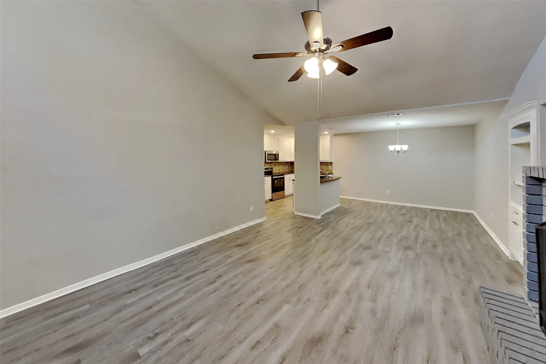 Single Family Residence For Rent in Tarrant County , 4404 Timber Run Drive, Arlington, Texas 76001, 3 Bedroom, 2 Bathroom, 2 Garage spaces, 1,300 Sqft, built in 1986, mls#21387880, Real Estate Agent in Arlington, Homes For Rent in Tarrant county, Homes For Rent in Arlington, Realtor in Arlington Texas, Real Estate Brokerage Independent Realty Texas, Luminita Cordes Realtor