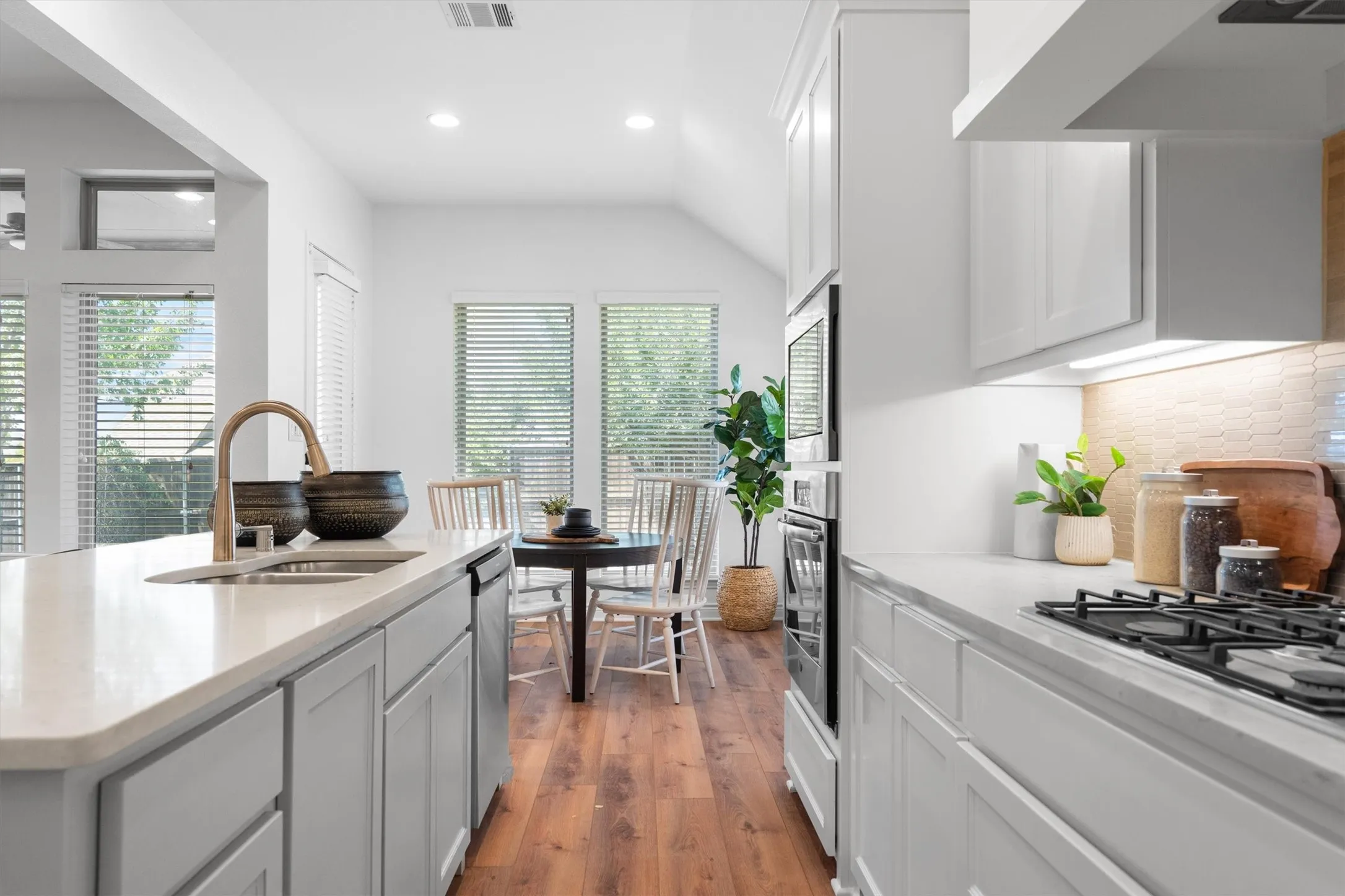 Single Family Residence For Sale in Denton County , 3728 Birch Wood Court, Northlake, Texas 76226, 4 Bedroom, 3 Bathroom, 2 Garage spaces, 2,376 Sqft, built in 2018, mls#21382832, Real Estate Agent in Northlake, Homes For Sale in Denton county, Homes For Sale in Northlake, Realtor in Northlake Texas, Real Estate Brokerage Independent Realty Texas, Luminita Cordes Realtor