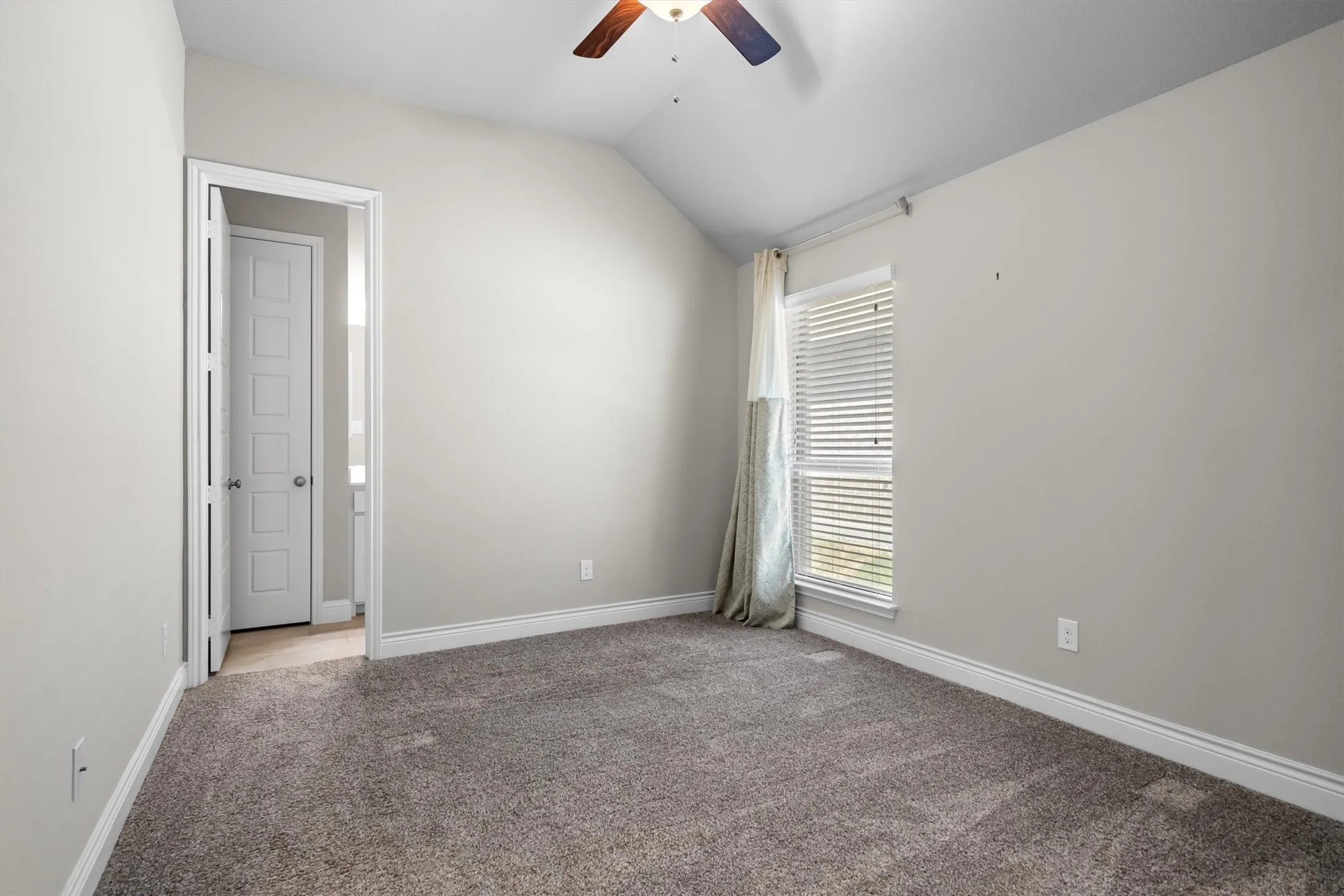 Single Family Residence For Sale in Denton County , 3728 Birch Wood Court, Northlake, Texas 76226, 4 Bedroom, 3 Bathroom, 2 Garage spaces, 2,376 Sqft, built in 2018, mls#21382832, Real Estate Agent in Northlake, Homes For Sale in Denton county, Homes For Sale in Northlake, Realtor in Northlake Texas, Real Estate Brokerage Independent Realty Texas, Luminita Cordes Realtor