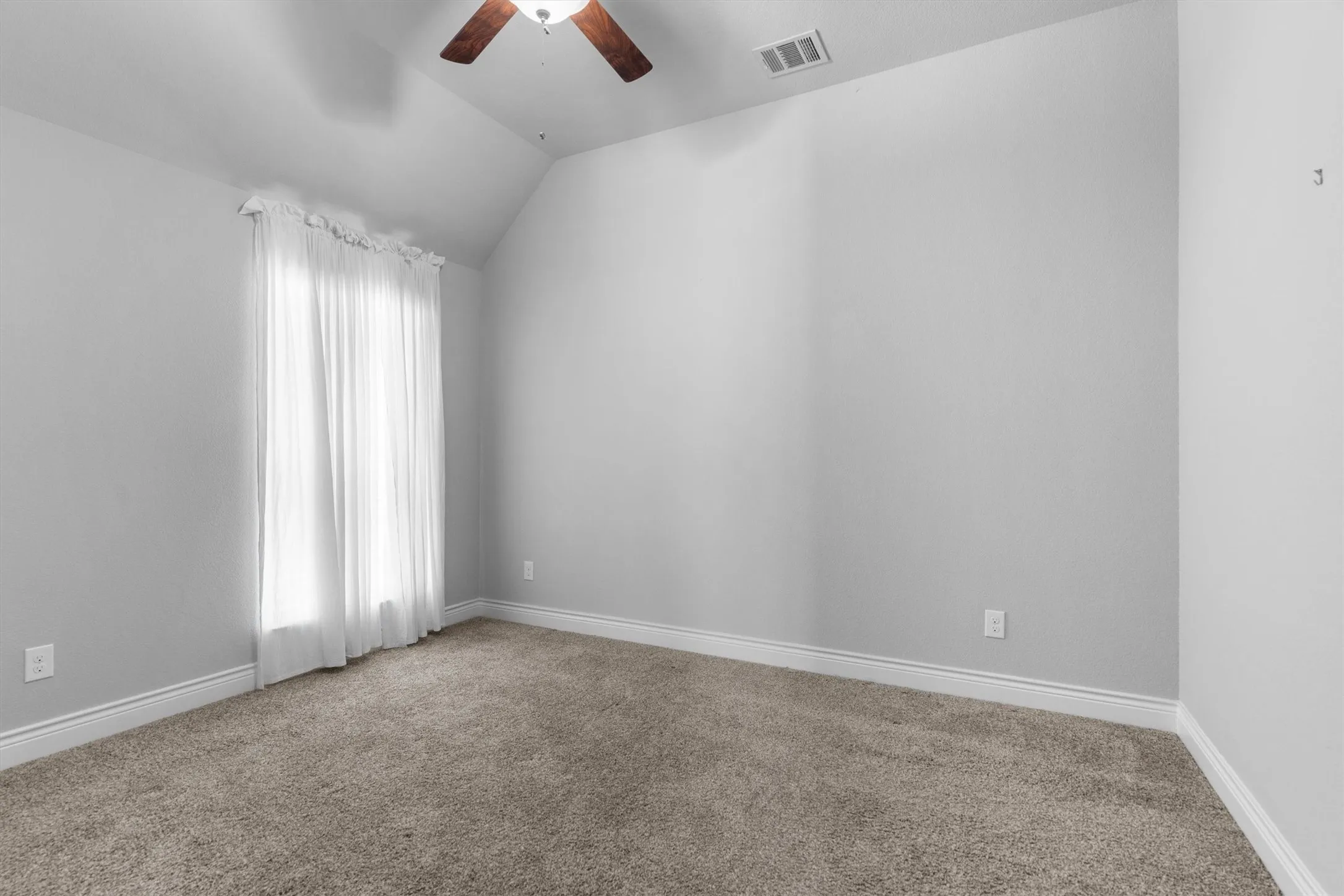 Single Family Residence For Sale in Denton County , 3728 Birch Wood Court, Northlake, Texas 76226, 4 Bedroom, 3 Bathroom, 2 Garage spaces, 2,376 Sqft, built in 2018, mls#21382832, Real Estate Agent in Northlake, Homes For Sale in Denton county, Homes For Sale in Northlake, Realtor in Northlake Texas, Real Estate Brokerage Independent Realty Texas, Luminita Cordes Realtor