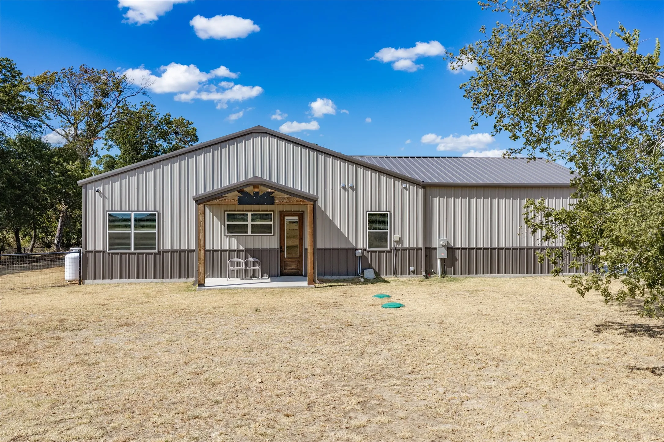 Single Family Residence For Sale in Parker County , 1123 Paradise Parkway, Poolville, Texas 76487, 3 Bedroom, 2 Bathroom, 2 Garage spaces, 1,691 Sqft, built in 2023, mls#21385543, Real Estate Agent in Poolville, Homes For Sale in Parker county, Homes For Sale in Poolville, Realtor in Poolville Texas, Real Estate Brokerage Independent Realty Texas, Luminita Cordes Realtor