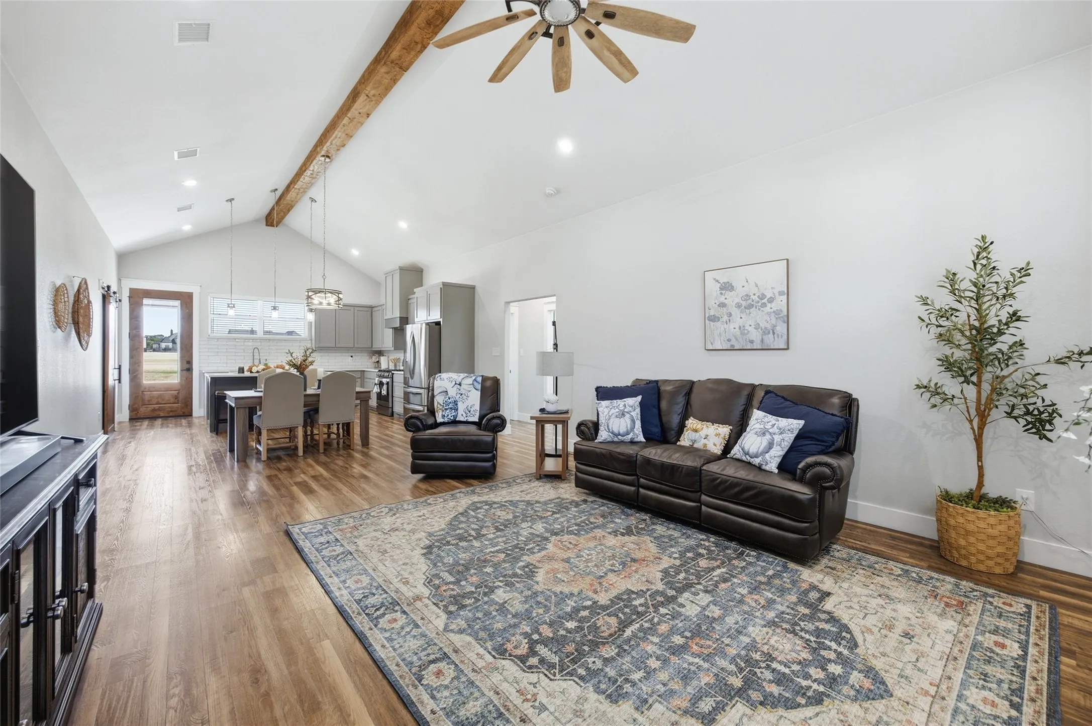 Single Family Residence For Sale in Parker County , 1123 Paradise Parkway, Poolville, Texas 76487, 3 Bedroom, 2 Bathroom, 2 Garage spaces, 1,691 Sqft, built in 2023, mls#21385543, Real Estate Agent in Poolville, Homes For Sale in Parker county, Homes For Sale in Poolville, Realtor in Poolville Texas, Real Estate Brokerage Independent Realty Texas, Luminita Cordes Realtor