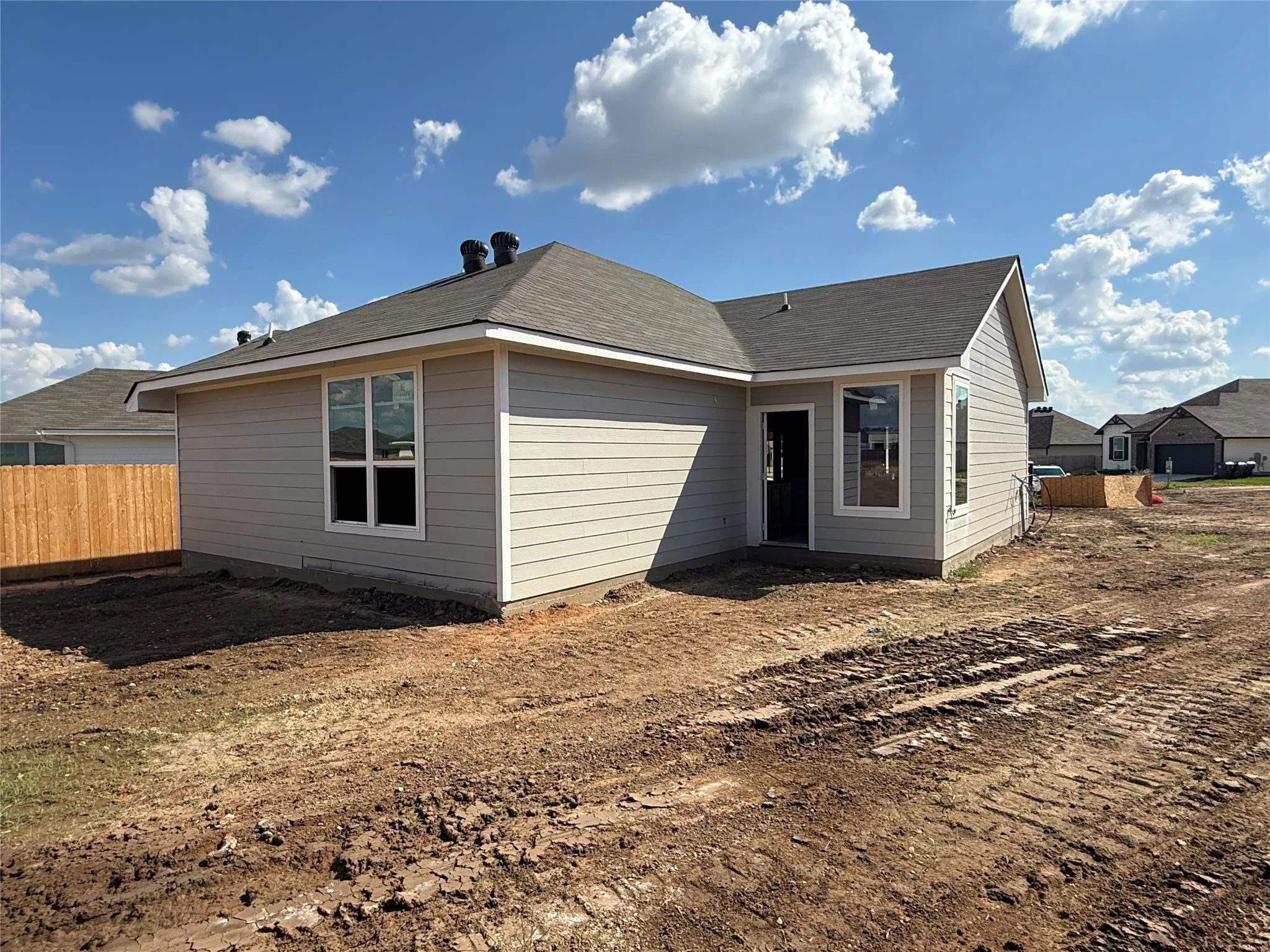 Single Family Residence For Sale in Mc Lennan County , 700 Lobo Road, Waco, Texas 76705, 3 Bedroom, 2 Bathroom, 2 Garage spaces, 1,262 Sqft, built in 2026, mls#21387888, Real Estate Agent in Waco, Homes For Sale in Mc Lennan county, Homes For Sale in Waco, Realtor in Waco Texas, Real Estate Brokerage Independent Realty Texas, Luminita Cordes Realtor