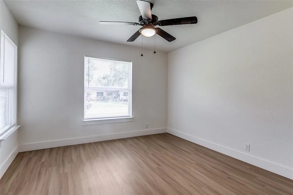 Single Family Residence For Rent in Dallas County , 10733 Sandalwood Drive, Dallas, Texas 75228, 4 Bedroom, 2 Bathroom, Garage spaces, 1,439 Sqft, built in 1954, mls#21387898, Real Estate Agent in Dallas, Homes For Rent in Dallas county, Homes For Rent in Dallas, Realtor in Dallas Texas, Real Estate Brokerage Independent Realty Texas, Luminita Cordes Realtor