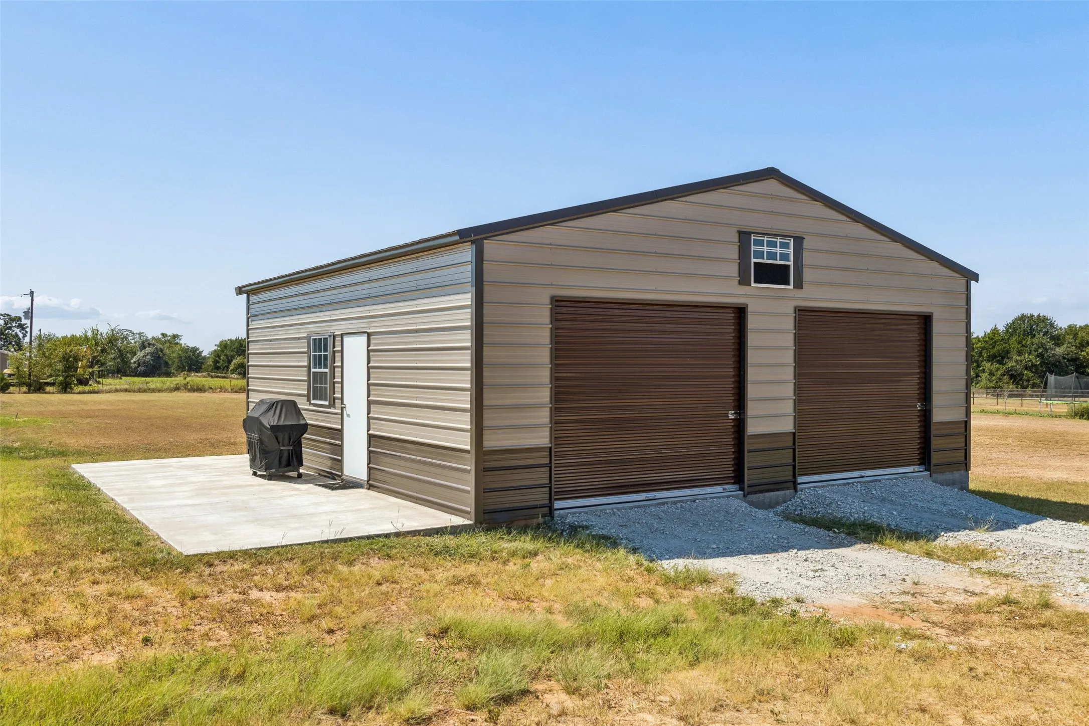 Single Family Residence For Sale in Grayson County , 864 Shadow Valley Road, Whitesboro, Texas 76273, 4 Bedroom, 4 Bathroom, 6 Garage spaces, 3,277 Sqft, built in 2024, mls#21384115, Real Estate Agent in Whitesboro, Homes For Sale in Grayson county, Homes For Sale in Whitesboro, Realtor in Whitesboro Texas, Real Estate Brokerage Independent Realty Texas, Luminita Cordes Realtor