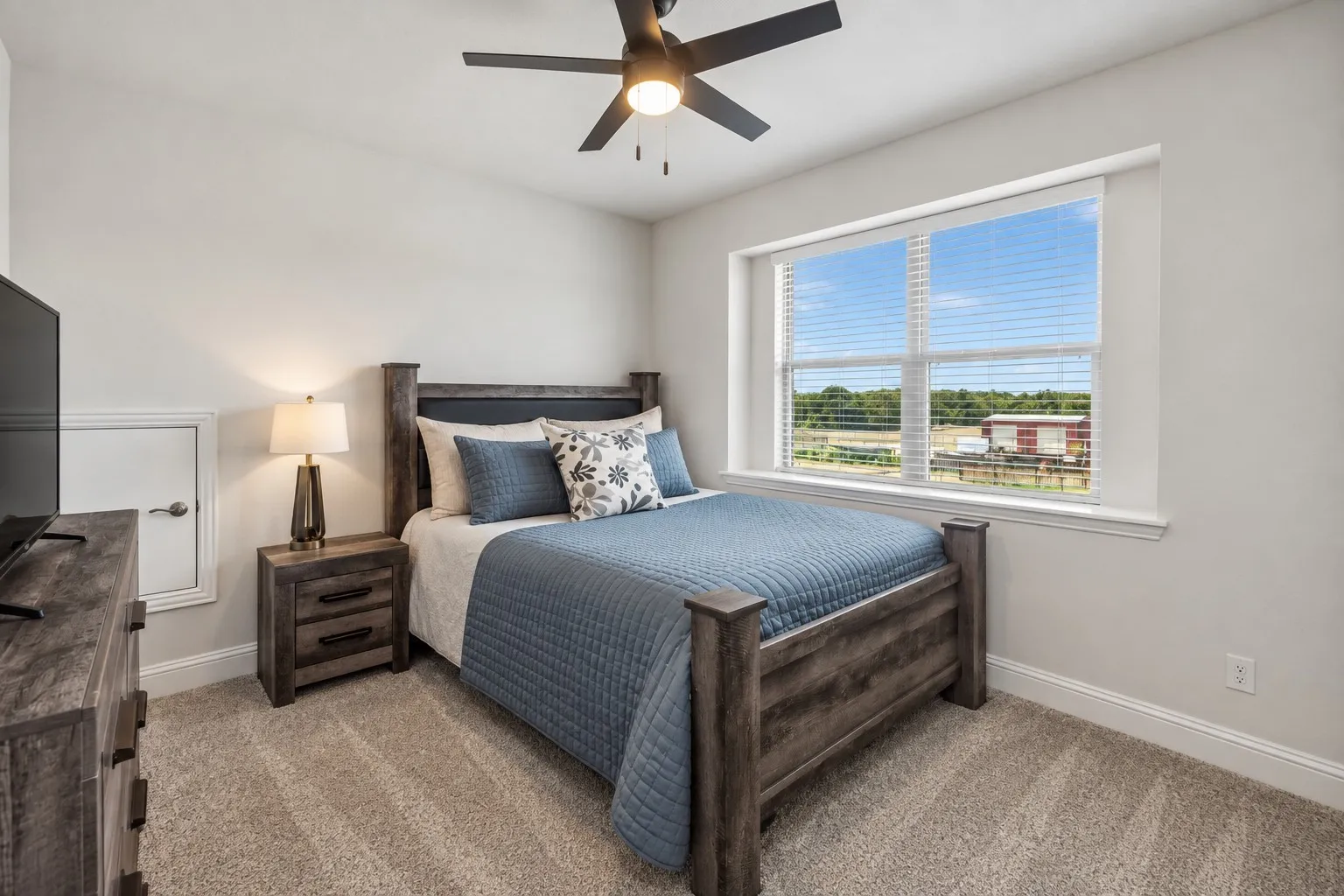 Single Family Residence For Sale in Grayson County , 864 Shadow Valley Road, Whitesboro, Texas 76273, 4 Bedroom, 4 Bathroom, 6 Garage spaces, 3,277 Sqft, built in 2024, mls#21384115, Real Estate Agent in Whitesboro, Homes For Sale in Grayson county, Homes For Sale in Whitesboro, Realtor in Whitesboro Texas, Real Estate Brokerage Independent Realty Texas, Luminita Cordes Realtor