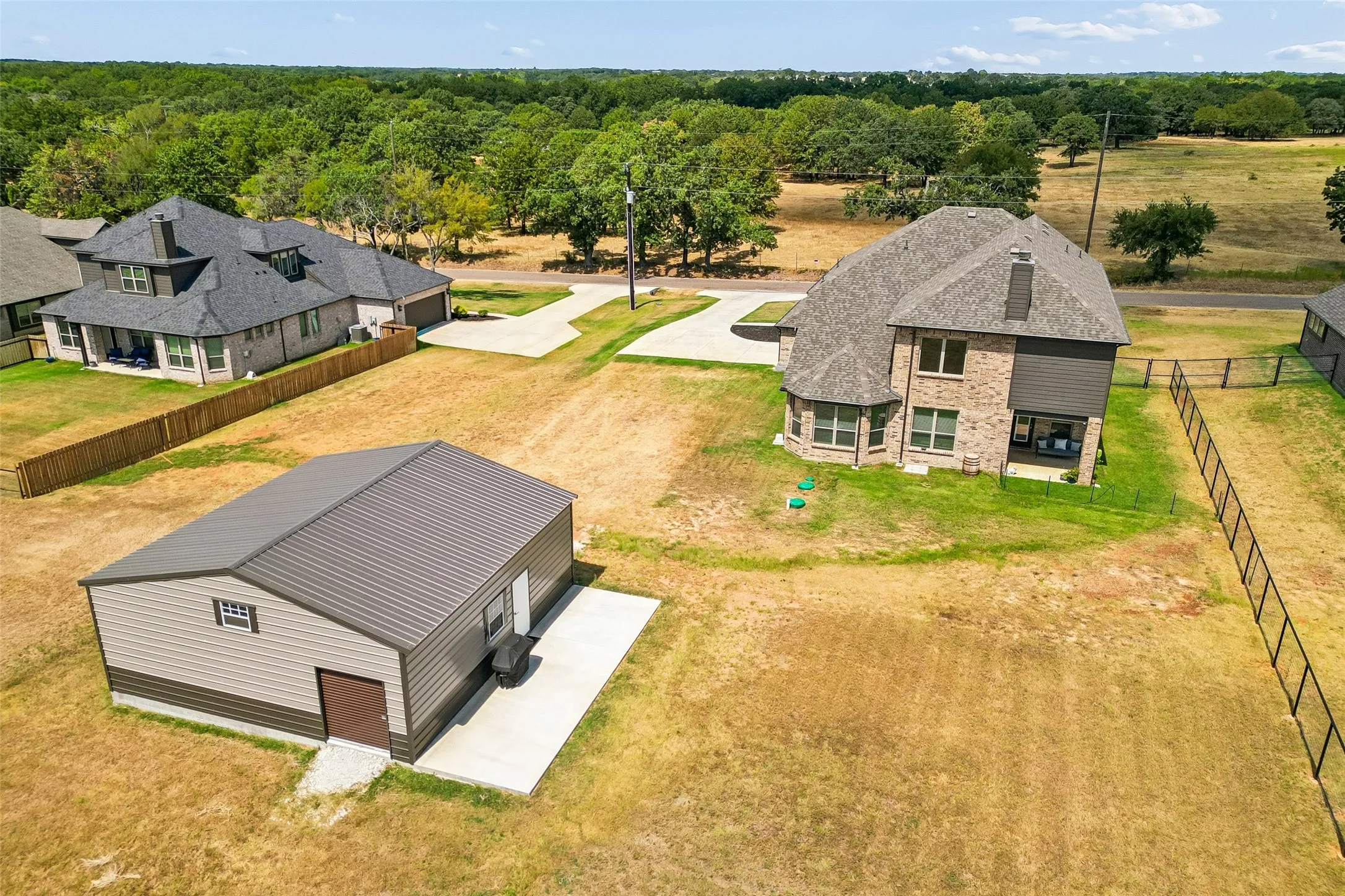 Single Family Residence For Sale in Grayson County , 864 Shadow Valley Road, Whitesboro, Texas 76273, 4 Bedroom, 4 Bathroom, 6 Garage spaces, 3,277 Sqft, built in 2024, mls#21384115, Real Estate Agent in Whitesboro, Homes For Sale in Grayson county, Homes For Sale in Whitesboro, Realtor in Whitesboro Texas, Real Estate Brokerage Independent Realty Texas, Luminita Cordes Realtor