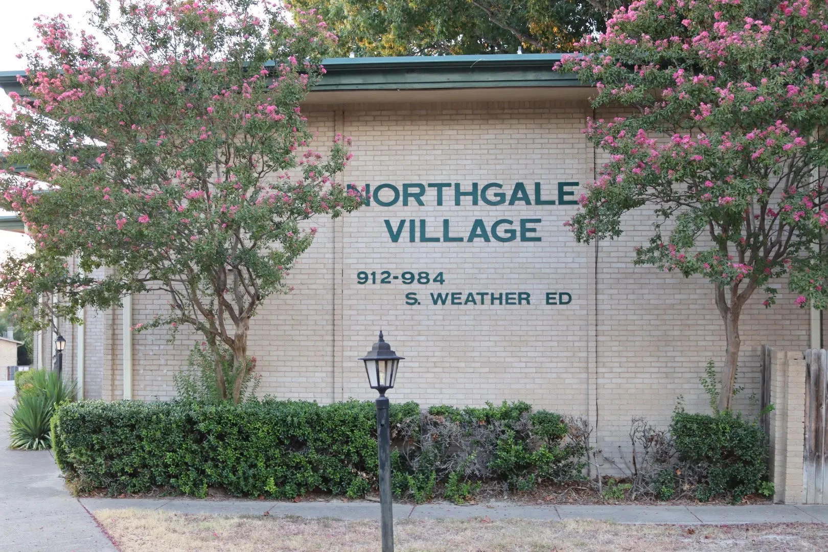 Condominium For Sale in Dallas County , 928 S Weatherred Drive, Richardson, Texas 75080, 2 Bedroom, 2 Bathroom, 2 Garage spaces, 958 Sqft, built in 1964, mls#21384814, Real Estate Agent in Richardson, Homes For Sale in Dallas county, Homes For Sale in Richardson, Realtor in Richardson Texas, Real Estate Brokerage Independent Realty Texas, Luminita Cordes Realtor