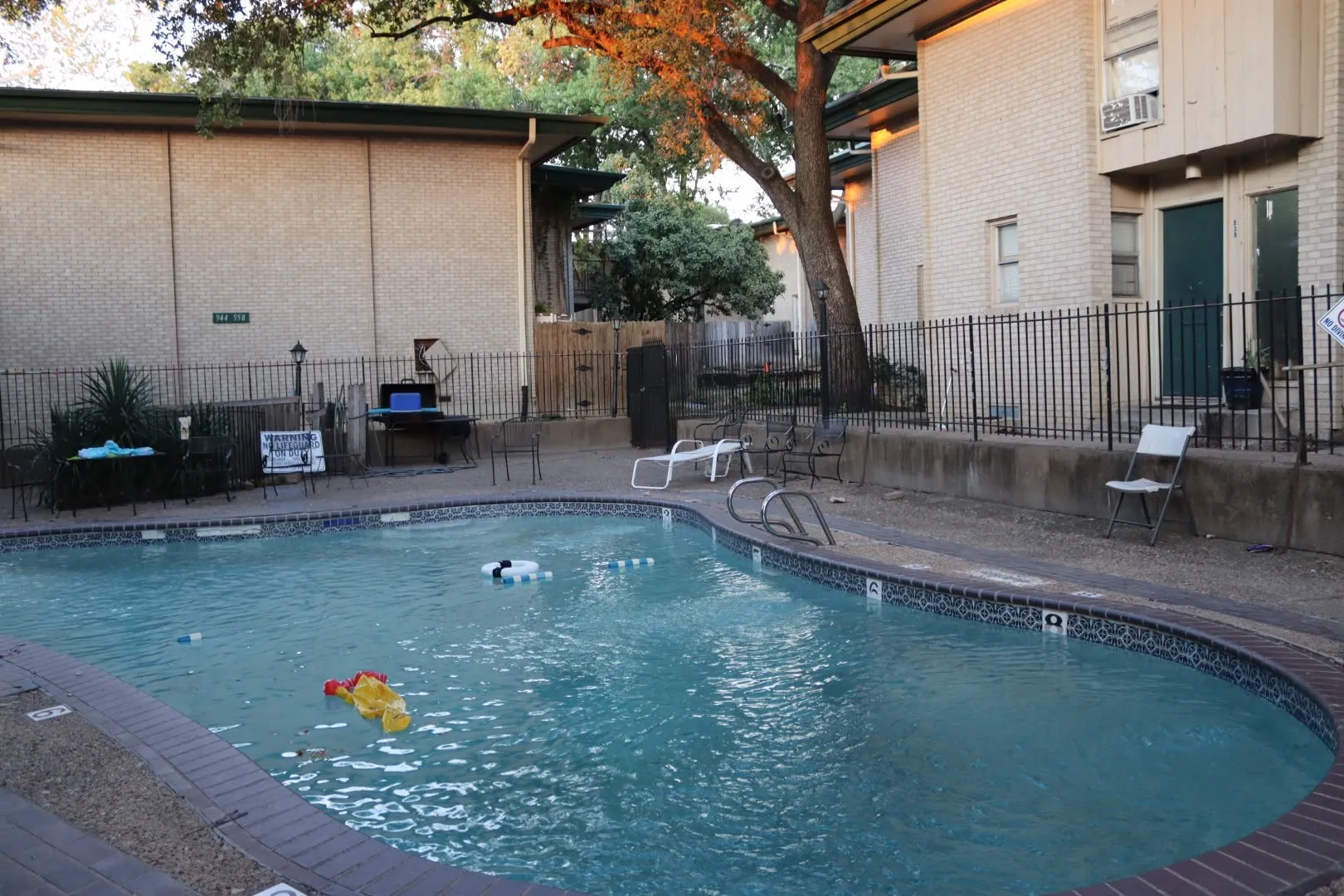 Condominium For Sale in Dallas County , 928 S Weatherred Drive, Richardson, Texas 75080, 2 Bedroom, 2 Bathroom, 2 Garage spaces, 958 Sqft, built in 1964, mls#21384814, Real Estate Agent in Richardson, Homes For Sale in Dallas county, Homes For Sale in Richardson, Realtor in Richardson Texas, Real Estate Brokerage Independent Realty Texas, Luminita Cordes Realtor