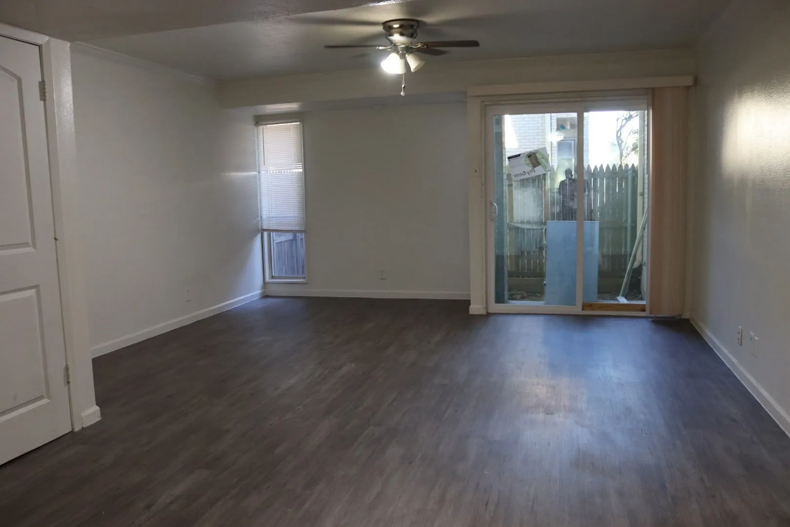 Condominium For Sale in Dallas County , 928 S Weatherred Drive, Richardson, Texas 75080, 2 Bedroom, 2 Bathroom, 2 Garage spaces, 958 Sqft, built in 1964, mls#21384814, Real Estate Agent in Richardson, Homes For Sale in Dallas county, Homes For Sale in Richardson, Realtor in Richardson Texas, Real Estate Brokerage Independent Realty Texas, Luminita Cordes Realtor