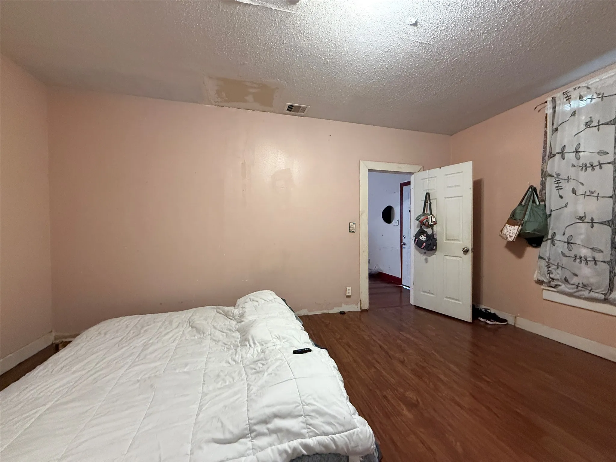 Single Family Residence For Sale in Anderson County , 109 E Gooch Street, Palestine, Texas 75801, 3 Bedroom, 2 Bathroom, Garage spaces, 1,206 Sqft, built in 1975, mls#21385702, Real Estate Agent in Palestine, Homes For Sale in Anderson county, Homes For Sale in Palestine, Realtor in Palestine Texas, Real Estate Brokerage Independent Realty Texas, Luminita Cordes Realtor