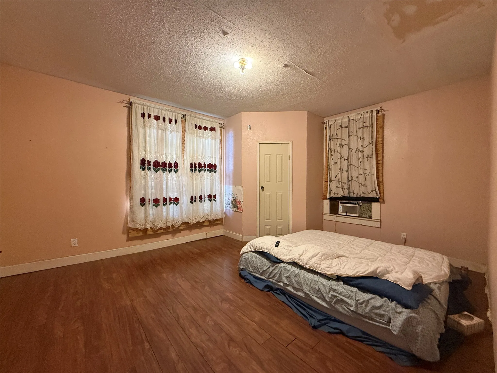 Single Family Residence For Sale in Anderson County , 109 E Gooch Street, Palestine, Texas 75801, 3 Bedroom, 2 Bathroom, Garage spaces, 1,206 Sqft, built in 1975, mls#21385702, Real Estate Agent in Palestine, Homes For Sale in Anderson county, Homes For Sale in Palestine, Realtor in Palestine Texas, Real Estate Brokerage Independent Realty Texas, Luminita Cordes Realtor