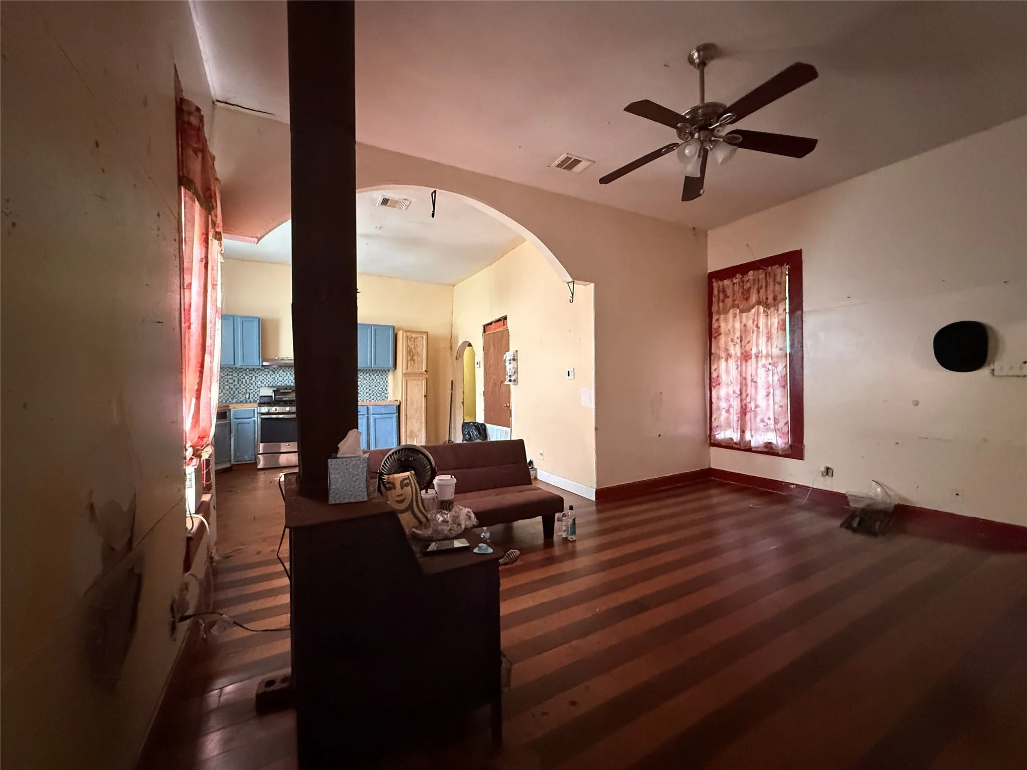 Single Family Residence For Sale in Anderson County , 109 E Gooch Street, Palestine, Texas 75801, 3 Bedroom, 2 Bathroom, Garage spaces, 1,206 Sqft, built in 1975, mls#21385702, Real Estate Agent in Palestine, Homes For Sale in Anderson county, Homes For Sale in Palestine, Realtor in Palestine Texas, Real Estate Brokerage Independent Realty Texas, Luminita Cordes Realtor