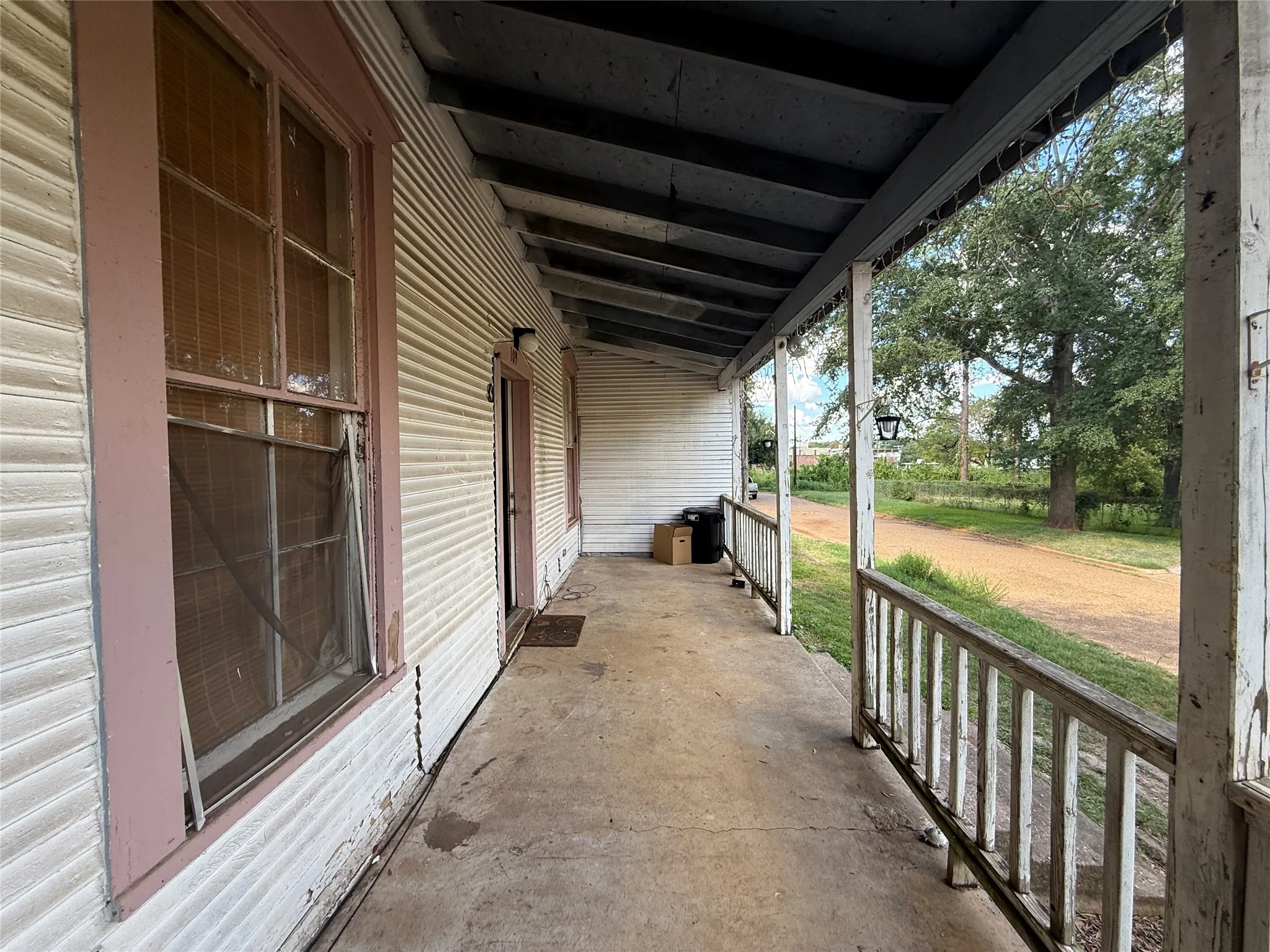 Single Family Residence For Sale in Anderson County , 109 E Gooch Street, Palestine, Texas 75801, 3 Bedroom, 2 Bathroom, Garage spaces, 1,206 Sqft, built in 1975, mls#21385702, Real Estate Agent in Palestine, Homes For Sale in Anderson county, Homes For Sale in Palestine, Realtor in Palestine Texas, Real Estate Brokerage Independent Realty Texas, Luminita Cordes Realtor