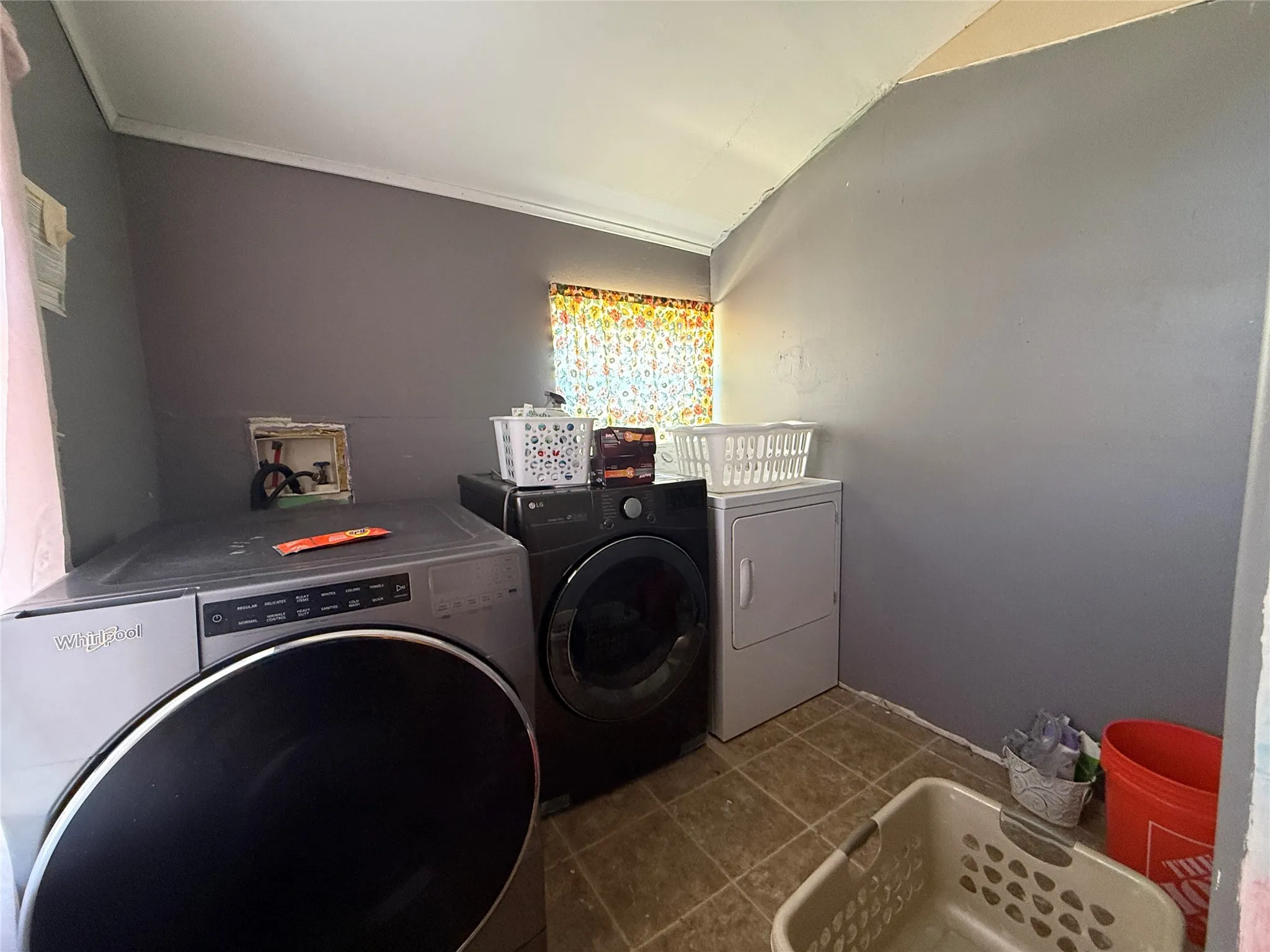 Single Family Residence For Sale in Anderson County , 109 E Gooch Street, Palestine, Texas 75801, 3 Bedroom, 2 Bathroom, Garage spaces, 1,206 Sqft, built in 1975, mls#21385702, Real Estate Agent in Palestine, Homes For Sale in Anderson county, Homes For Sale in Palestine, Realtor in Palestine Texas, Real Estate Brokerage Independent Realty Texas, Luminita Cordes Realtor