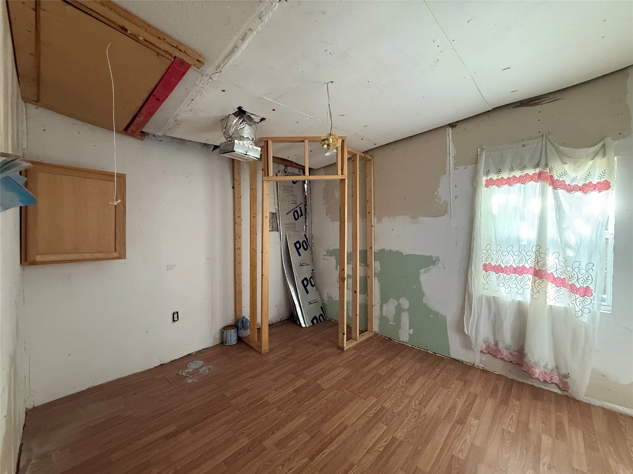 Single Family Residence For Sale in Anderson County , 109 E Gooch Street, Palestine, Texas 75801, 3 Bedroom, 2 Bathroom, Garage spaces, 1,206 Sqft, built in 1975, mls#21385702, Real Estate Agent in Palestine, Homes For Sale in Anderson county, Homes For Sale in Palestine, Realtor in Palestine Texas, Real Estate Brokerage Independent Realty Texas, Luminita Cordes Realtor