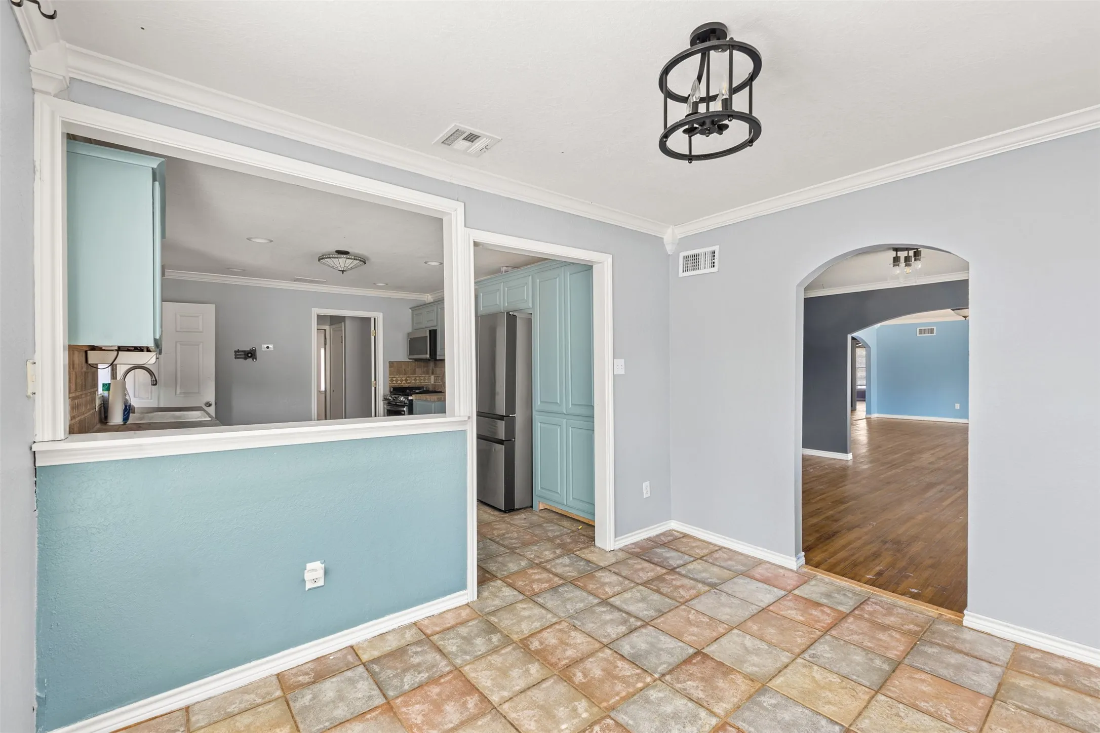 Single Family Residence For Sale in Navarro County , 1440 Columbia Avenue, Corsicana, Texas 75110, 4 Bedroom, 3 Bathroom, 2 Garage spaces, 3,787 Sqft, built in 1956, mls#21382284, Real Estate Agent in Corsicana, Homes For Sale in Navarro county, Homes For Sale in Corsicana, Realtor in Corsicana Texas, Real Estate Brokerage Independent Realty Texas, Luminita Cordes Realtor