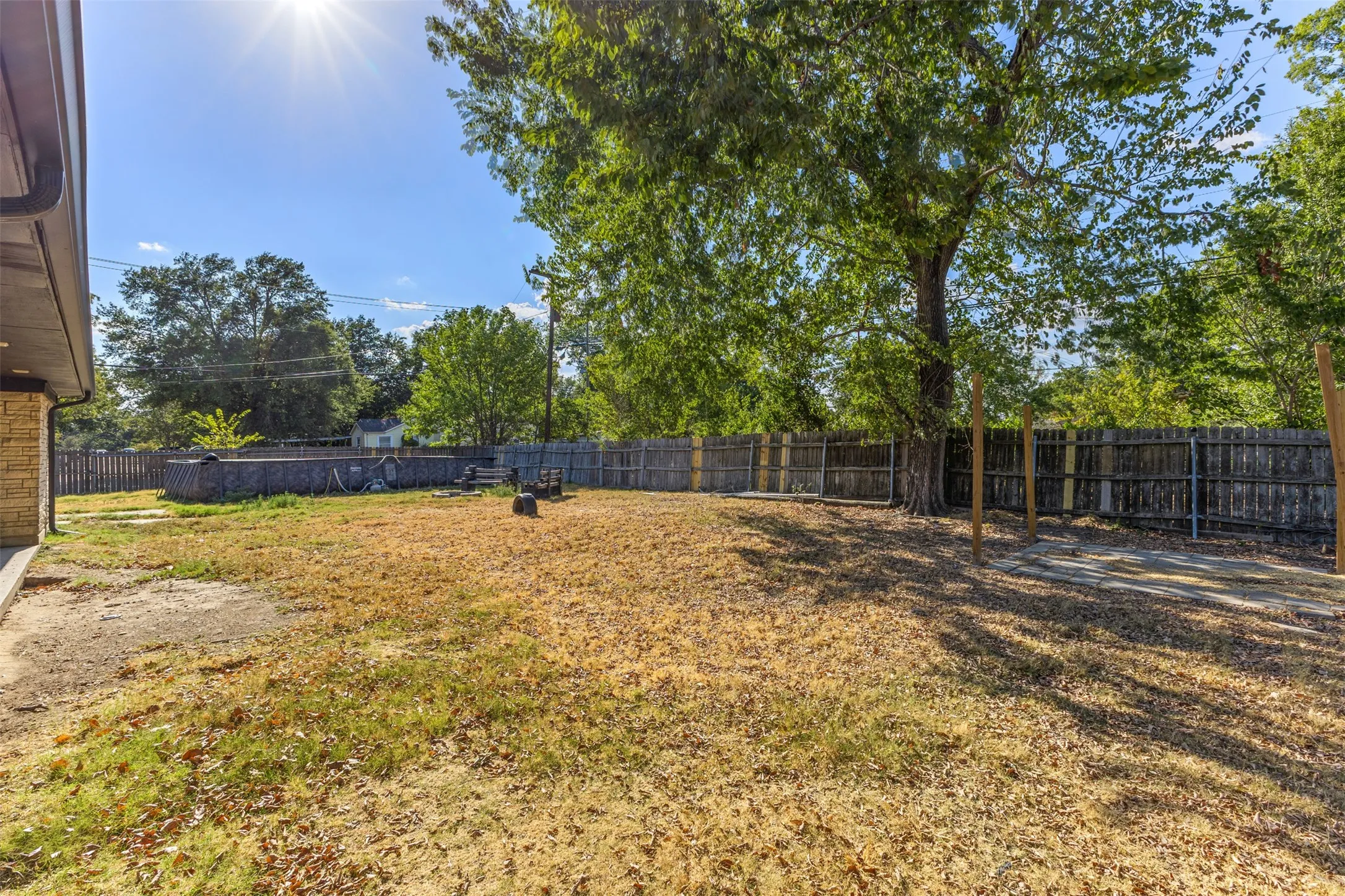 Single Family Residence For Sale in Navarro County , 1440 Columbia Avenue, Corsicana, Texas 75110, 4 Bedroom, 3 Bathroom, 2 Garage spaces, 3,787 Sqft, built in 1956, mls#21382284, Real Estate Agent in Corsicana, Homes For Sale in Navarro county, Homes For Sale in Corsicana, Realtor in Corsicana Texas, Real Estate Brokerage Independent Realty Texas, Luminita Cordes Realtor