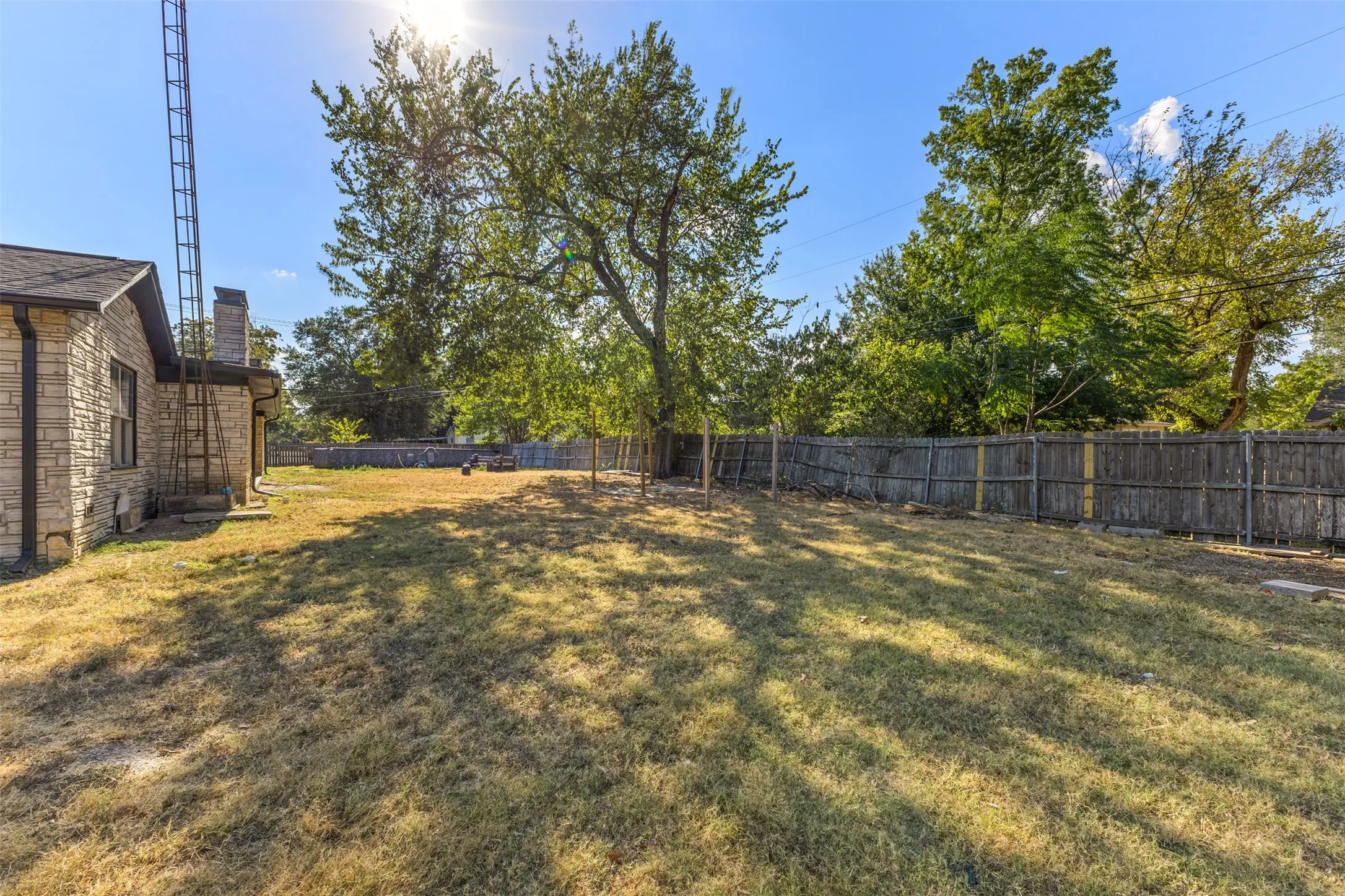 Single Family Residence For Sale in Navarro County , 1440 Columbia Avenue, Corsicana, Texas 75110, 4 Bedroom, 3 Bathroom, 2 Garage spaces, 3,787 Sqft, built in 1956, mls#21382284, Real Estate Agent in Corsicana, Homes For Sale in Navarro county, Homes For Sale in Corsicana, Realtor in Corsicana Texas, Real Estate Brokerage Independent Realty Texas, Luminita Cordes Realtor