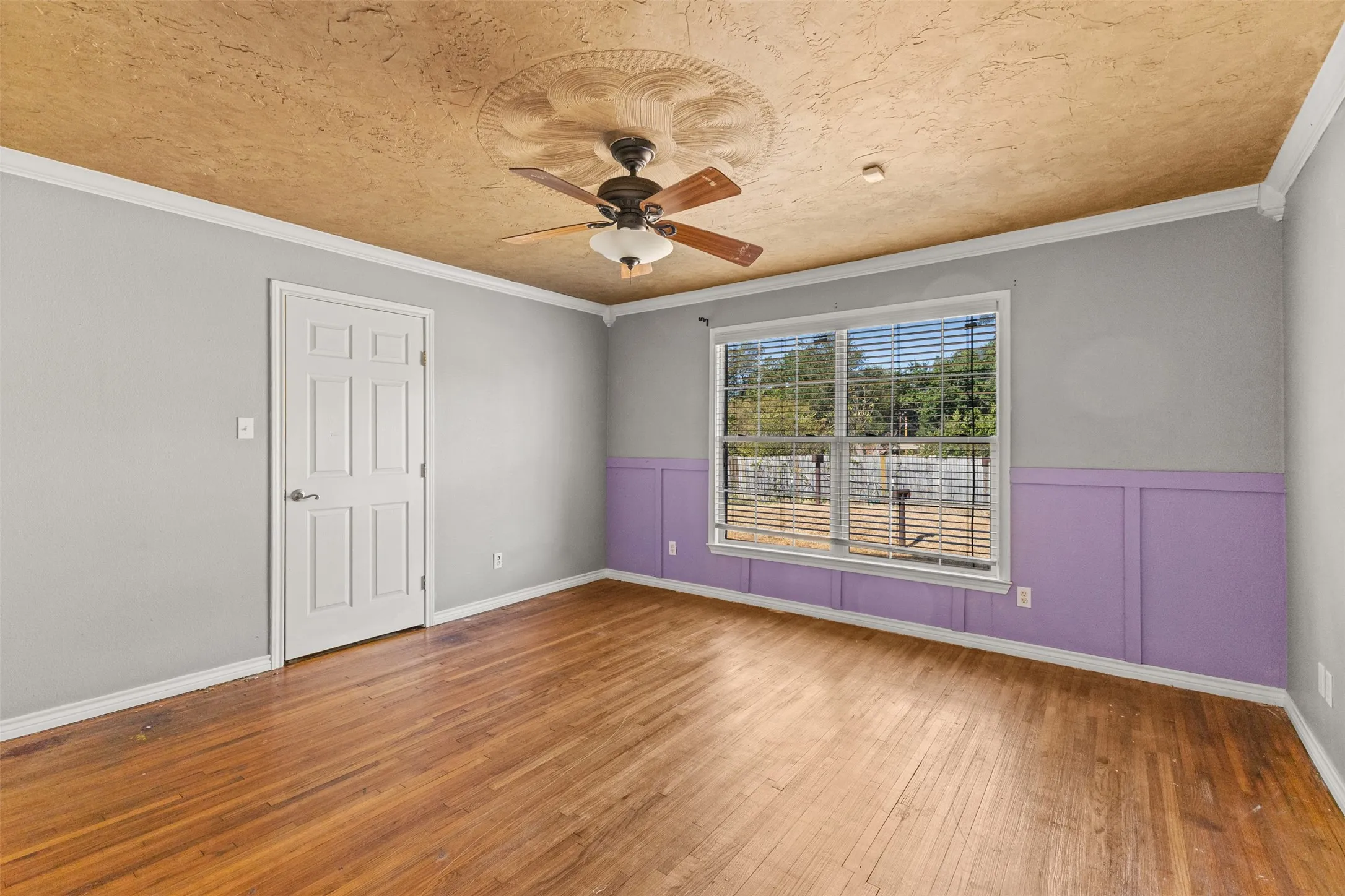 Single Family Residence For Sale in Navarro County , 1440 Columbia Avenue, Corsicana, Texas 75110, 4 Bedroom, 3 Bathroom, 2 Garage spaces, 3,787 Sqft, built in 1956, mls#21382284, Real Estate Agent in Corsicana, Homes For Sale in Navarro county, Homes For Sale in Corsicana, Realtor in Corsicana Texas, Real Estate Brokerage Independent Realty Texas, Luminita Cordes Realtor