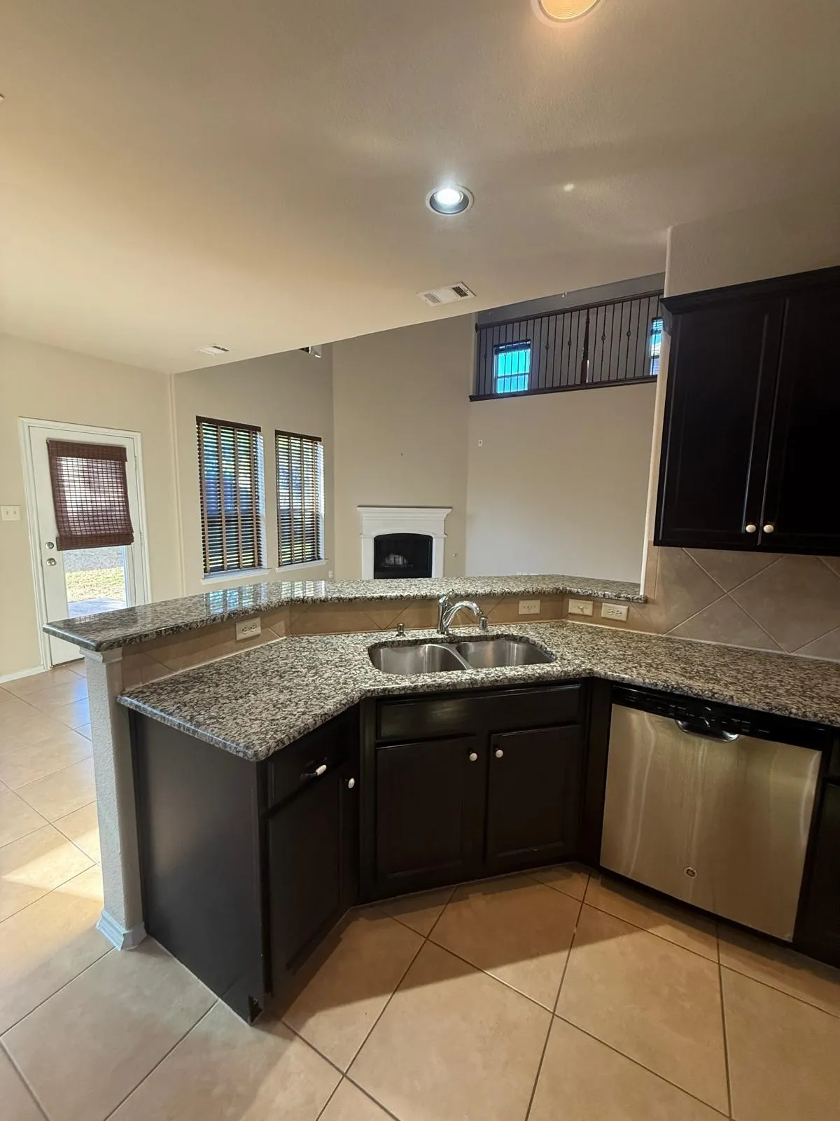 Single Family Residence For Rent in Collin County , 408 Riverstone Way, Mc Kinney, Texas 75072, 4 Bedroom, 3 Bathroom, 2 Garage spaces, 2,475 Sqft, built in 2012, mls#21387768, Real Estate Agent in Mc Kinney, Homes For Rent in Collin county, Homes For Rent in Mc Kinney, Realtor in Mc Kinney Texas, Real Estate Brokerage Independent Realty Texas, Luminita Cordes Realtor