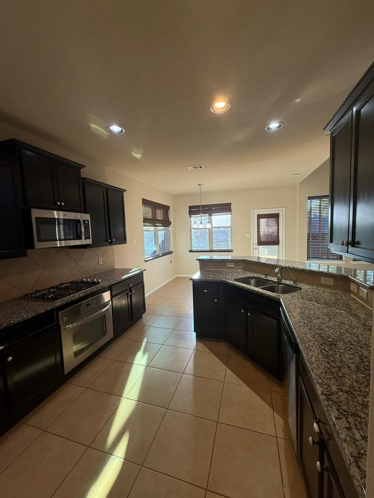 Single Family Residence For Rent in Collin County , 408 Riverstone Way, Mc Kinney, Texas 75072, 4 Bedroom, 3 Bathroom, 2 Garage spaces, 2,475 Sqft, built in 2012, mls#21387768, Real Estate Agent in Mc Kinney, Homes For Rent in Collin county, Homes For Rent in Mc Kinney, Realtor in Mc Kinney Texas, Real Estate Brokerage Independent Realty Texas, Luminita Cordes Realtor