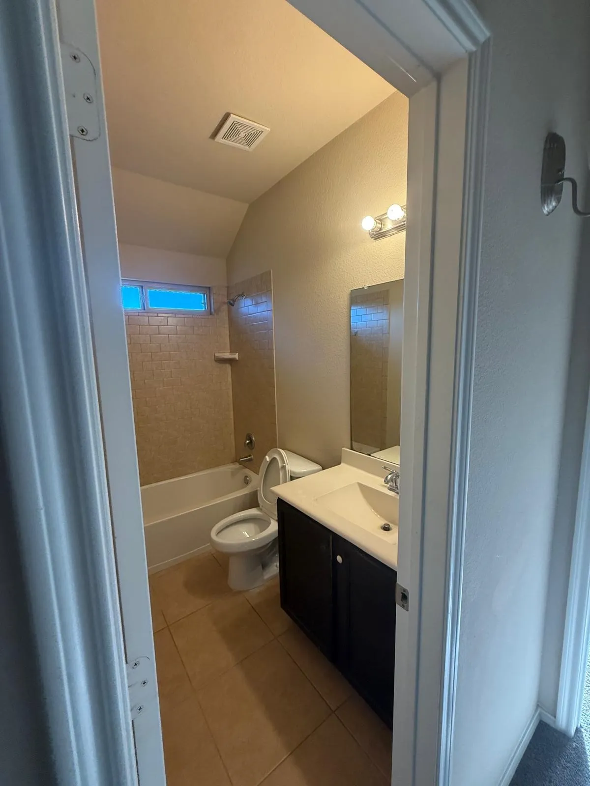 Single Family Residence For Rent in Collin County , 408 Riverstone Way, Mc Kinney, Texas 75072, 4 Bedroom, 3 Bathroom, 2 Garage spaces, 2,475 Sqft, built in 2012, mls#21387768, Real Estate Agent in Mc Kinney, Homes For Rent in Collin county, Homes For Rent in Mc Kinney, Realtor in Mc Kinney Texas, Real Estate Brokerage Independent Realty Texas, Luminita Cordes Realtor