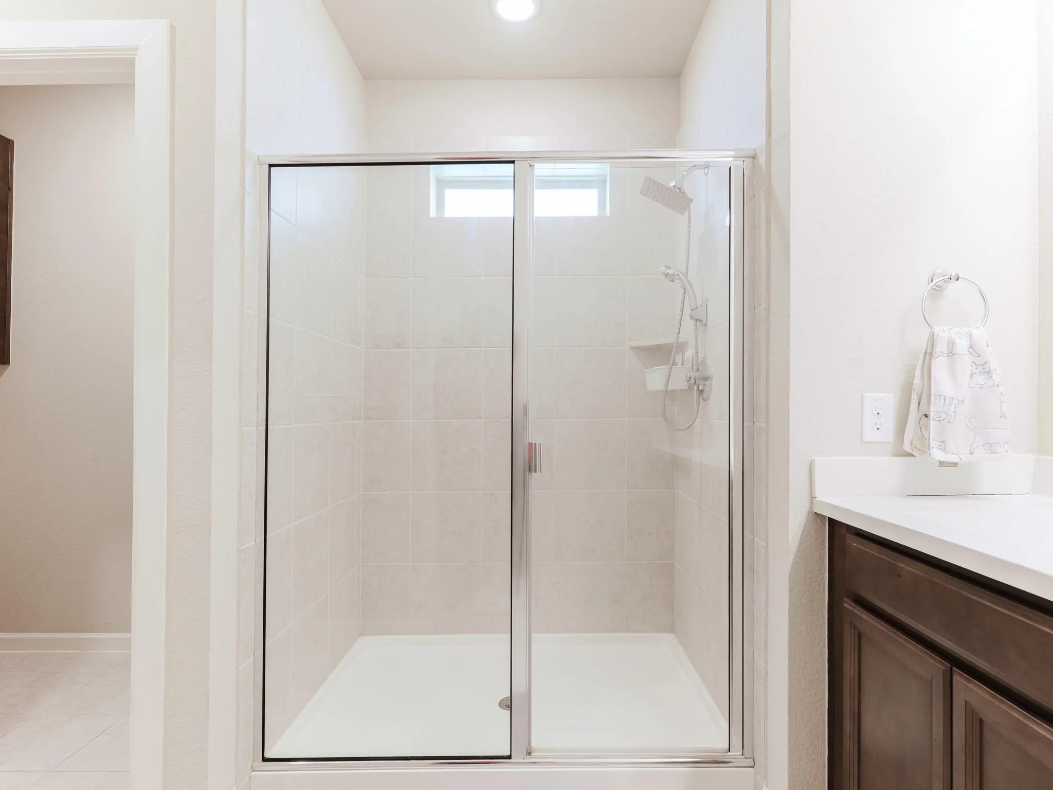 Single Family Residence For Rent in Tarrant County , 1904 Highlander Court, Fort Worth, Texas 76120, 3 Bedroom, 2 Bathroom, 2 Garage spaces, 1,960 Sqft, built in 2018, mls#21387895, Real Estate Agent in Fort Worth, Homes For Rent in Tarrant county, Homes For Rent in Fort Worth, Realtor in Fort Worth Texas, Real Estate Brokerage Independent Realty Texas, Luminita Cordes Realtor