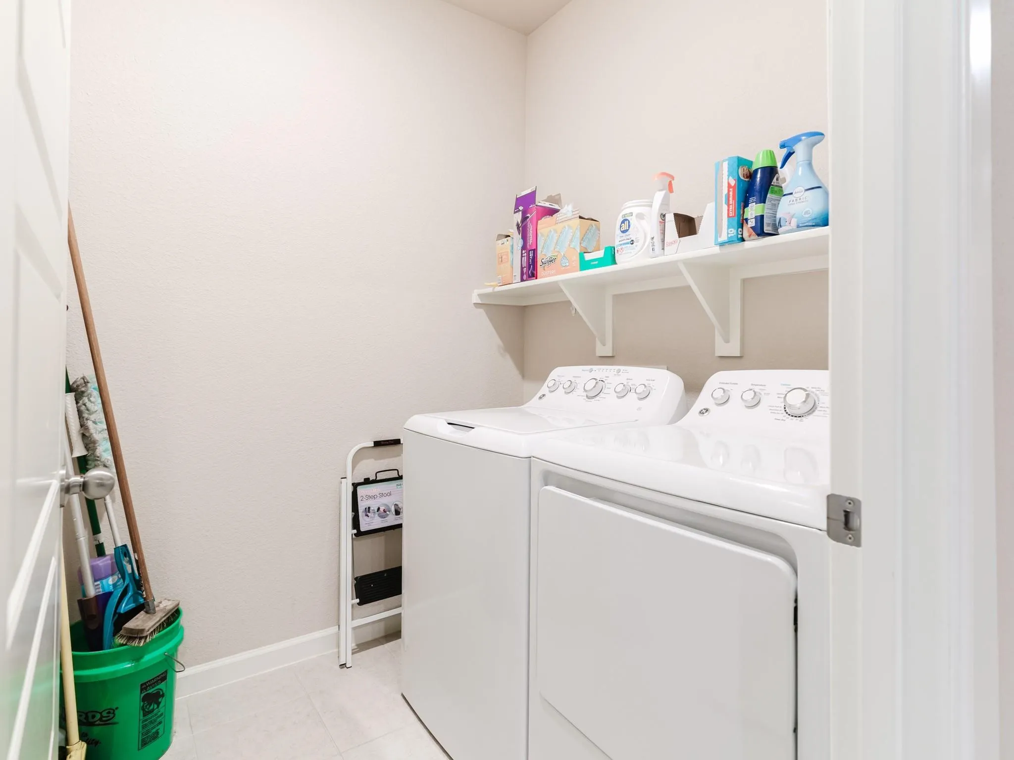Single Family Residence For Rent in Tarrant County , 1904 Highlander Court, Fort Worth, Texas 76120, 3 Bedroom, 2 Bathroom, 2 Garage spaces, 1,960 Sqft, built in 2018, mls#21387895, Real Estate Agent in Fort Worth, Homes For Rent in Tarrant county, Homes For Rent in Fort Worth, Realtor in Fort Worth Texas, Real Estate Brokerage Independent Realty Texas, Luminita Cordes Realtor