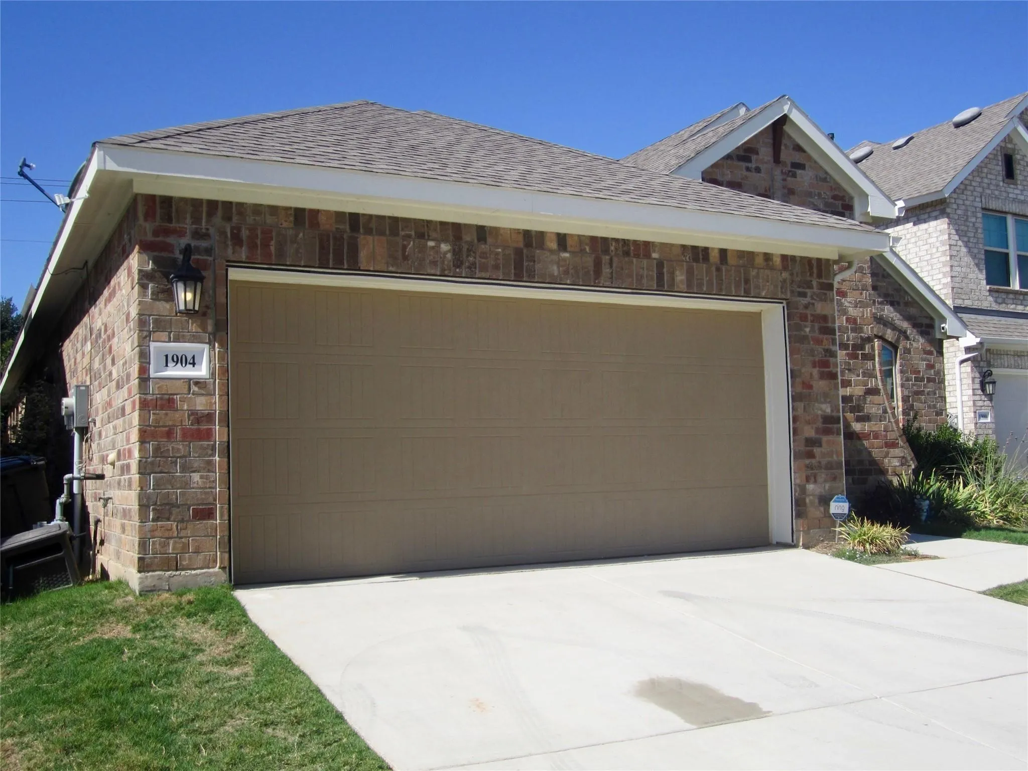 Single Family Residence For Rent in Tarrant County , 1904 Highlander Court, Fort Worth, Texas 76120, 3 Bedroom, 2 Bathroom, 2 Garage spaces, 1,960 Sqft, built in 2018, mls#21387895, Real Estate Agent in Fort Worth, Homes For Rent in Tarrant county, Homes For Rent in Fort Worth, Realtor in Fort Worth Texas, Real Estate Brokerage Independent Realty Texas, Luminita Cordes Realtor
