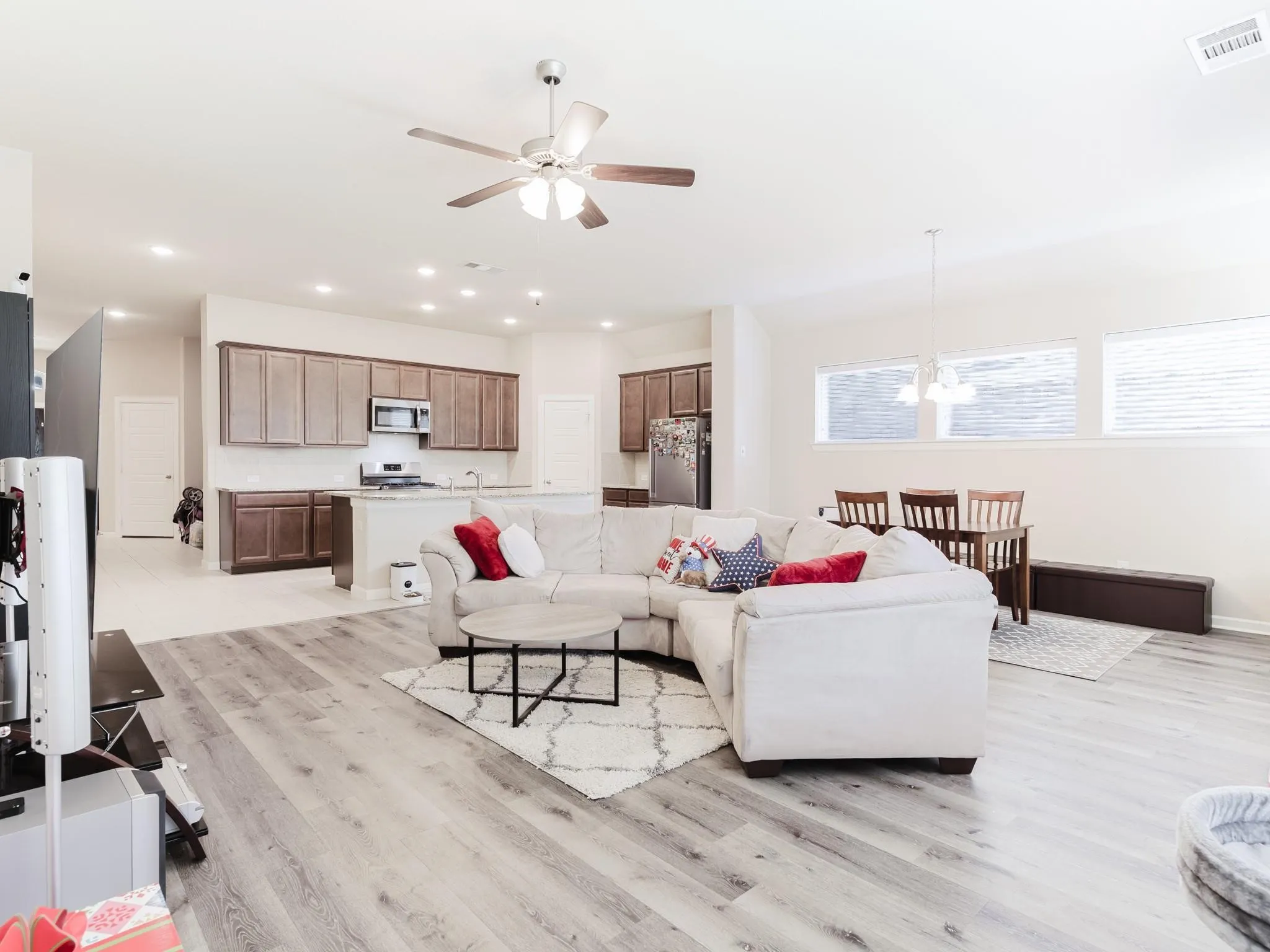 Single Family Residence For Rent in Tarrant County , 1904 Highlander Court, Fort Worth, Texas 76120, 3 Bedroom, 2 Bathroom, 2 Garage spaces, 1,960 Sqft, built in 2018, mls#21387895, Real Estate Agent in Fort Worth, Homes For Rent in Tarrant county, Homes For Rent in Fort Worth, Realtor in Fort Worth Texas, Real Estate Brokerage Independent Realty Texas, Luminita Cordes Realtor