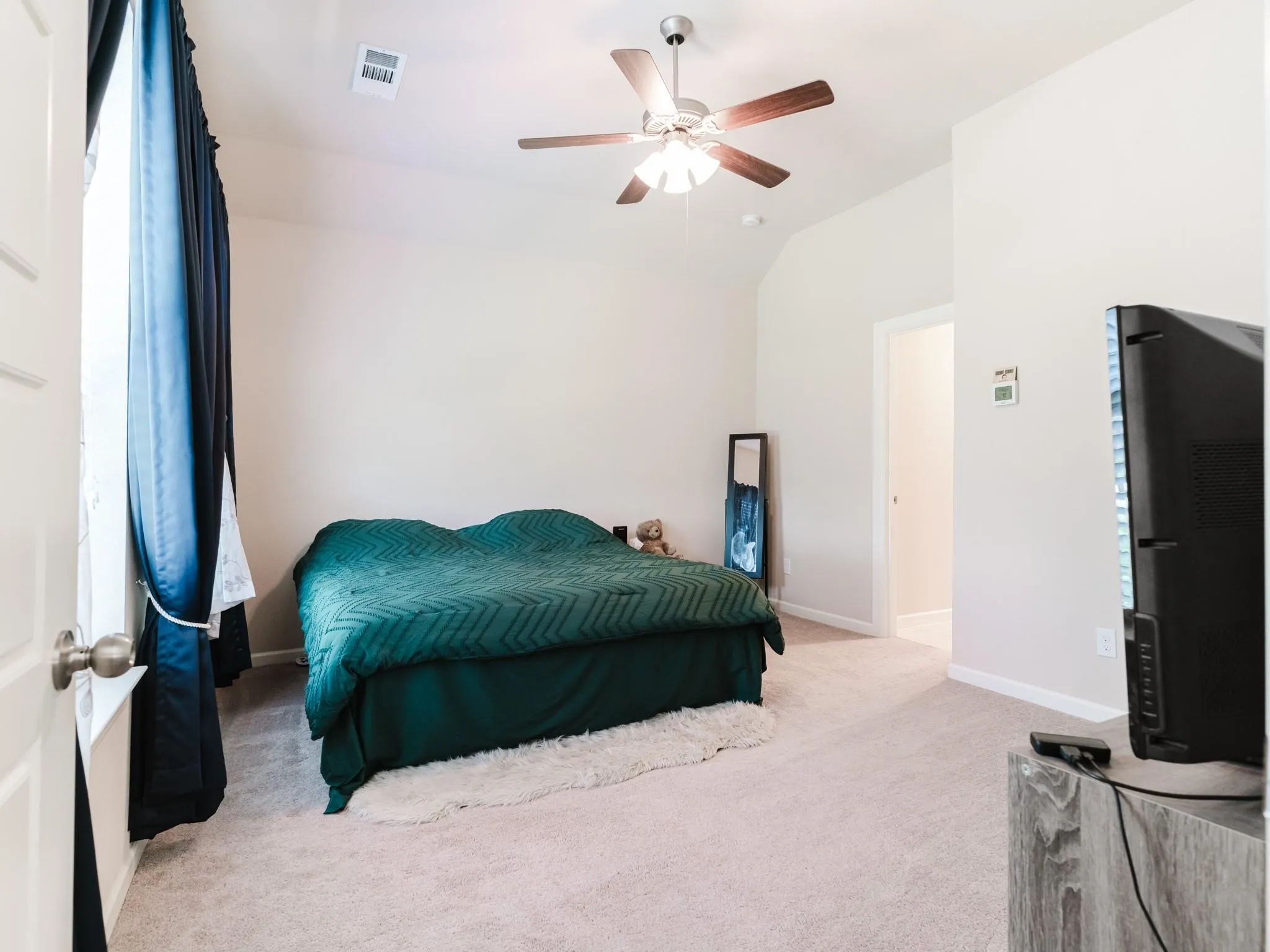 Single Family Residence For Rent in Tarrant County , 1904 Highlander Court, Fort Worth, Texas 76120, 3 Bedroom, 2 Bathroom, 2 Garage spaces, 1,960 Sqft, built in 2018, mls#21387895, Real Estate Agent in Fort Worth, Homes For Rent in Tarrant county, Homes For Rent in Fort Worth, Realtor in Fort Worth Texas, Real Estate Brokerage Independent Realty Texas, Luminita Cordes Realtor